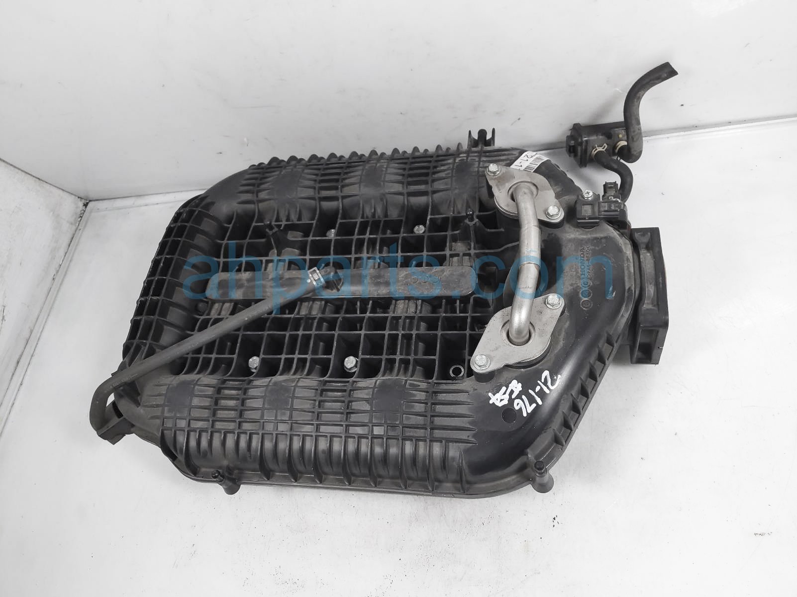 $59 Honda UPPER INTAKE MANIFOLD $59 Honda UPPER INTAKE MANIFOLD