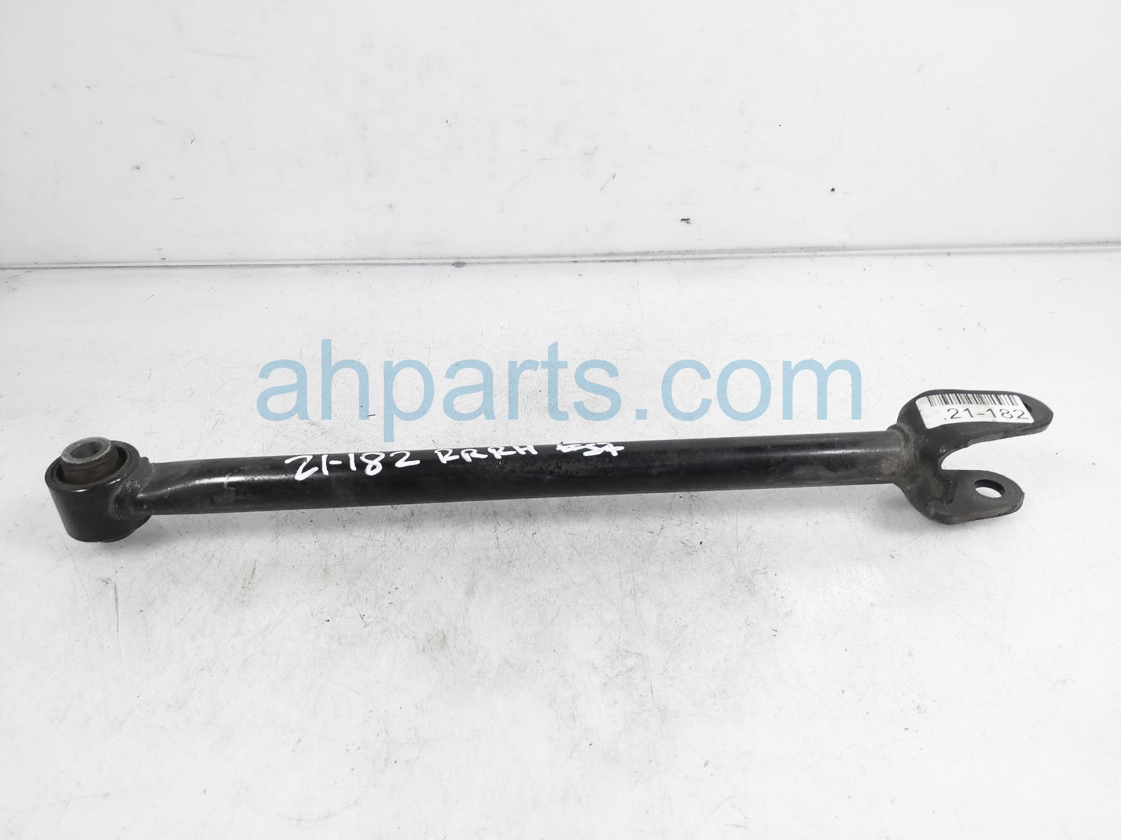 $29 Infiniti RR/LH MIDDLE LOWER CONTROL ARM
