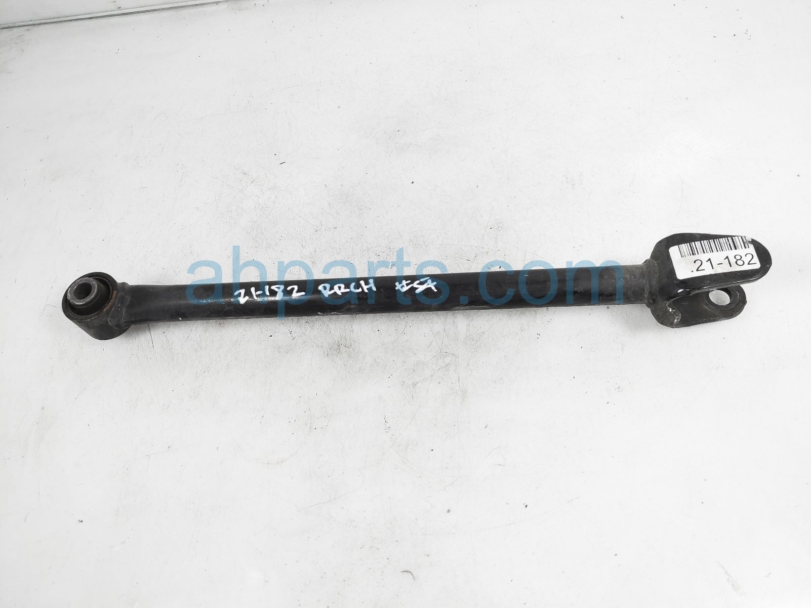 $29 Infiniti RR/LH MIDDLE LOWER CONTROL ARM