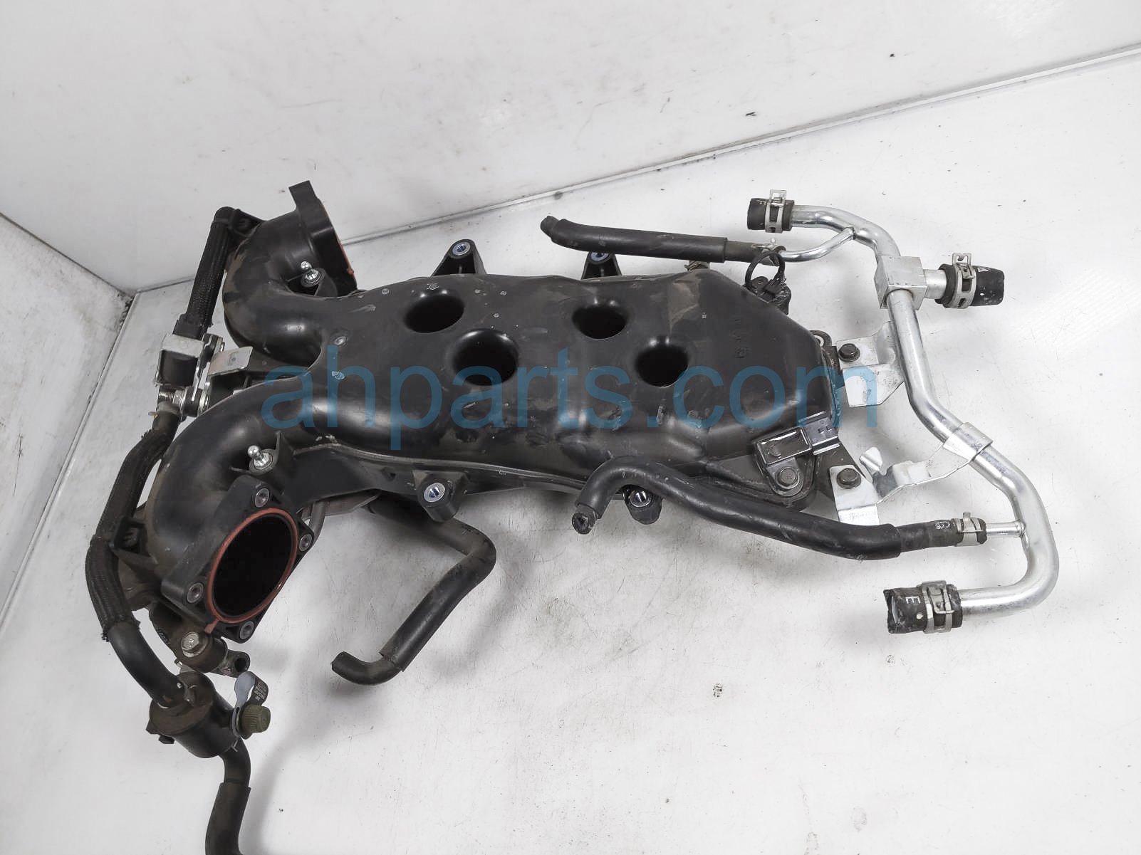 $75 Infiniti UPPER INTAKE MANIFOLD $75 Infiniti UPPER INTAKE MANIFOLD