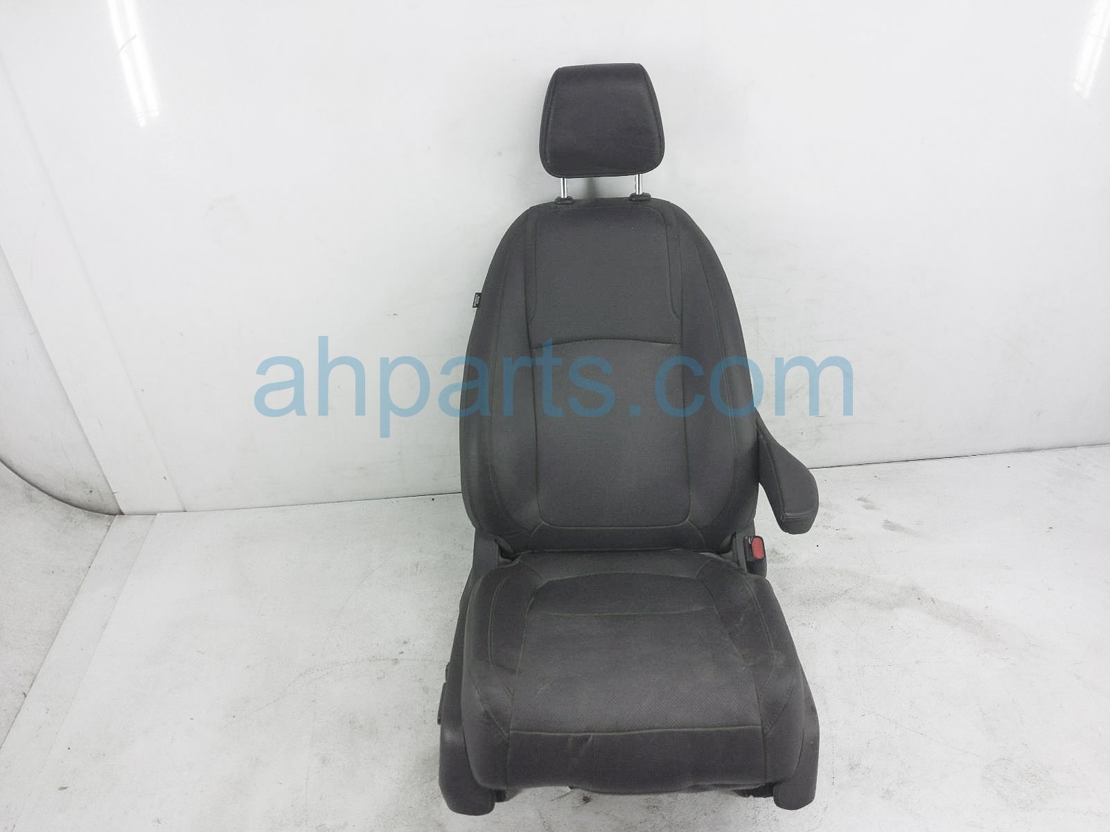 $199 Honda FR/RH SEAT W/O AIR BAG - DARK BROWN $199 Honda FR/RH SEAT W/O AIR BAG - DARK BROWN