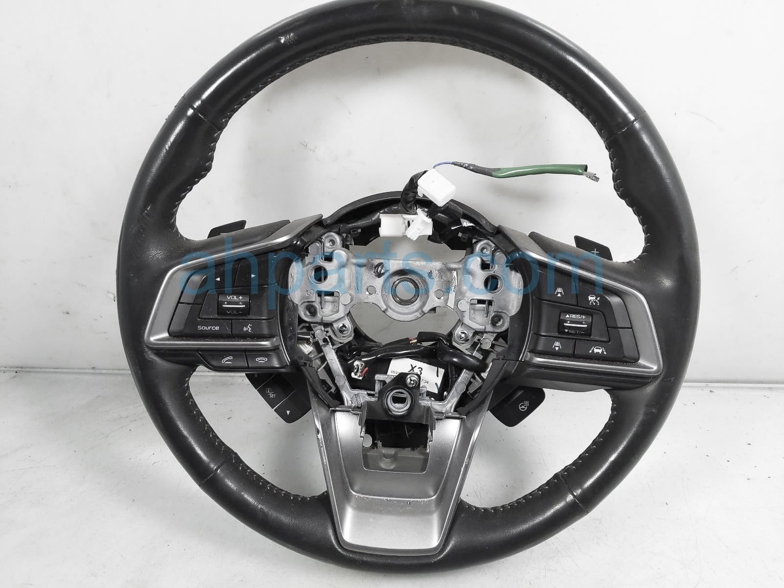 $75 Subaru STEERING WHEEL - BLACK - TOURING $75 Subaru STEERING WHEEL - BLACK - TOURING