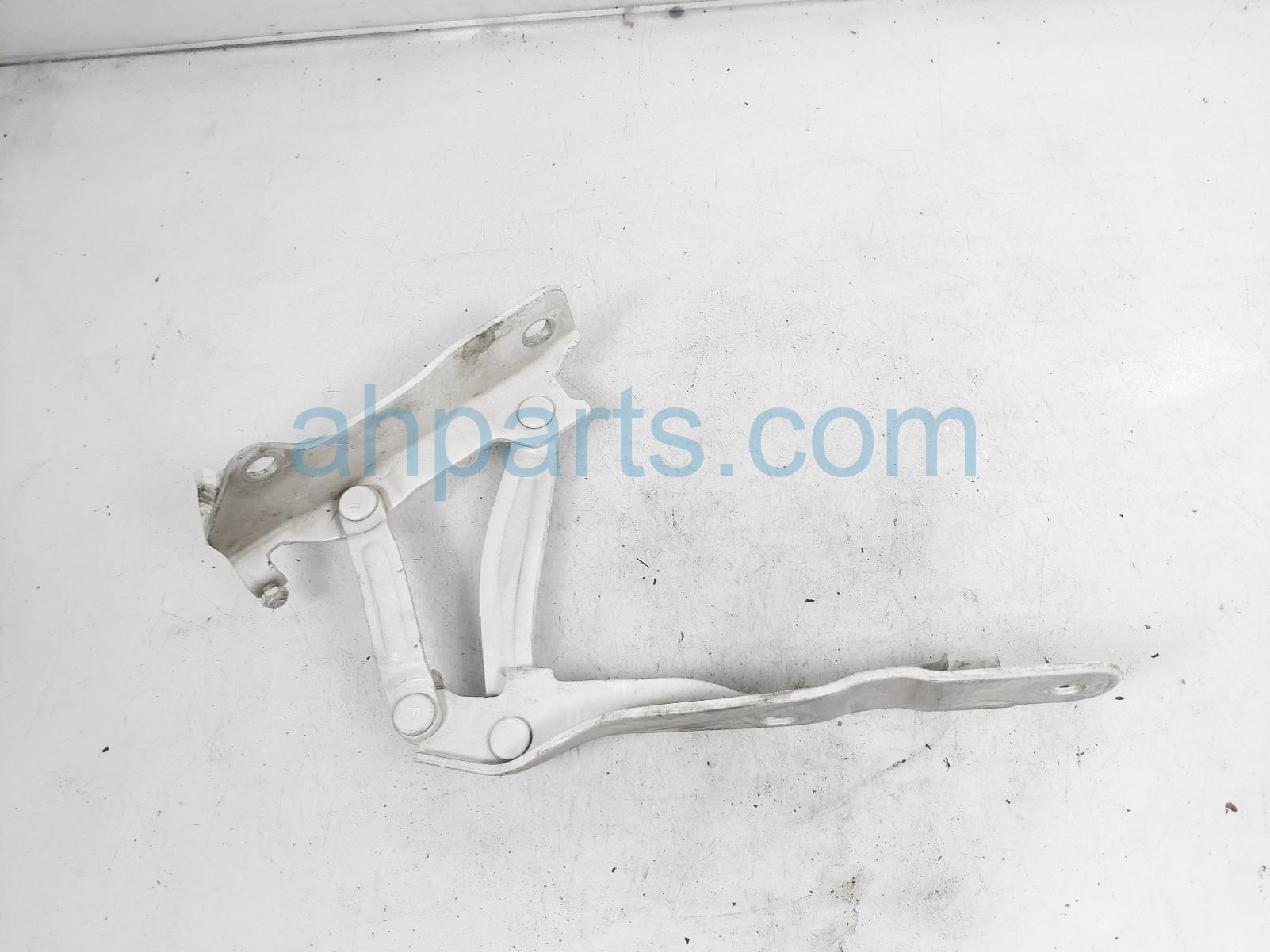 $20 Kia FR/RH HOOD HINGE $20 Kia FR/RH HOOD HINGE