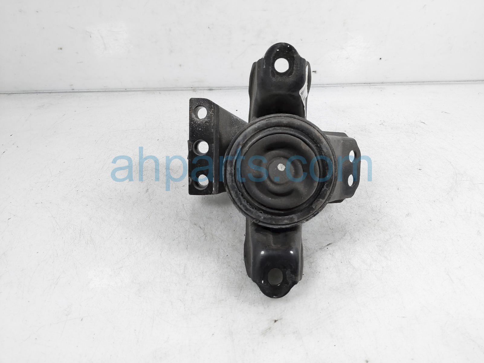 $45 Kia RH ENGINE SIDE MOUNT - 2.0L FWD $45 Kia RH ENGINE SIDE MOUNT - 2.0L FWD