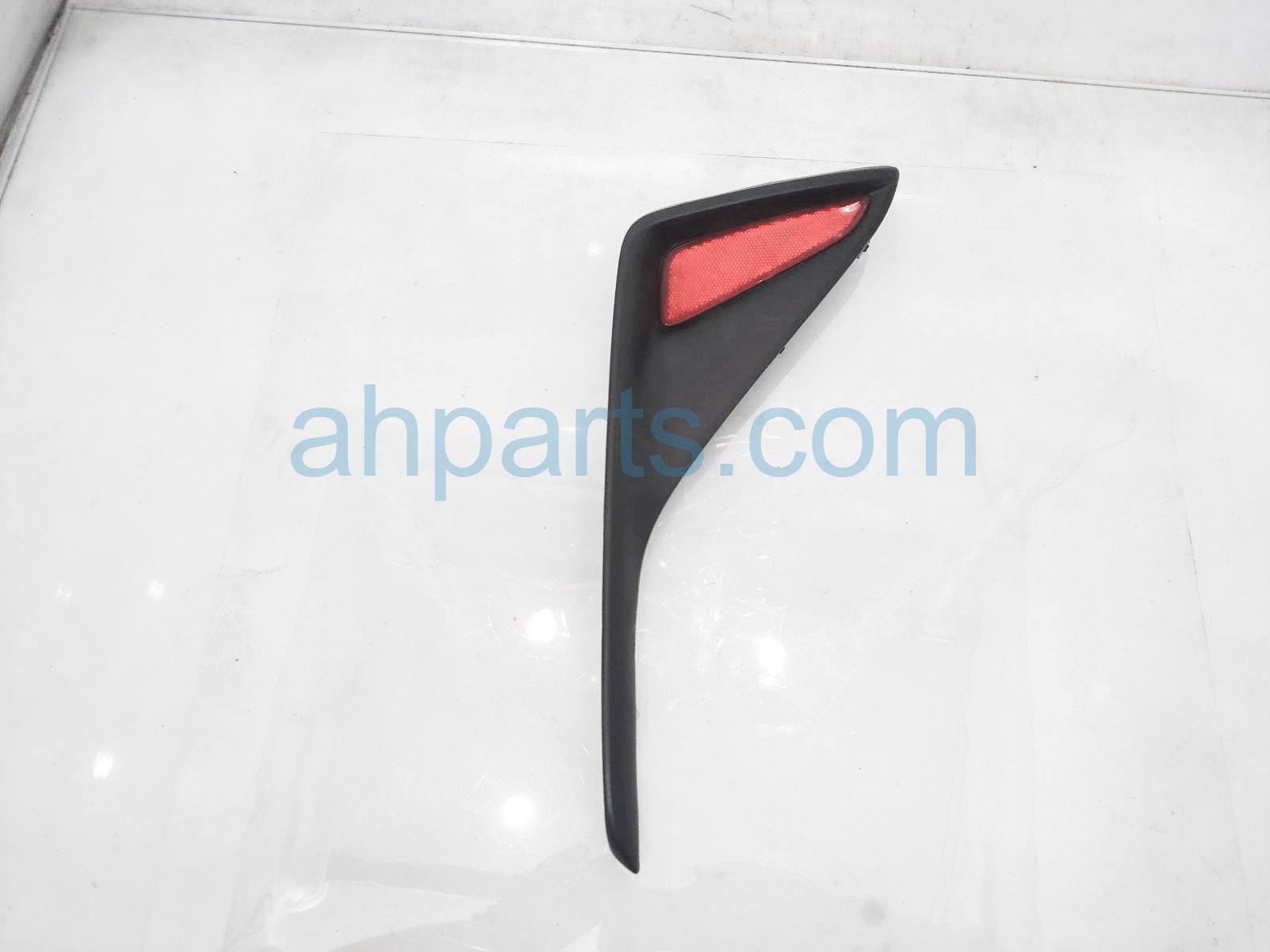 $25 Toyota RR/RH BUMPER TRIM W/ REFLECTOR ASSY $25 Toyota RR/RH BUMPER TRIM W/ REFLECTOR ASSY