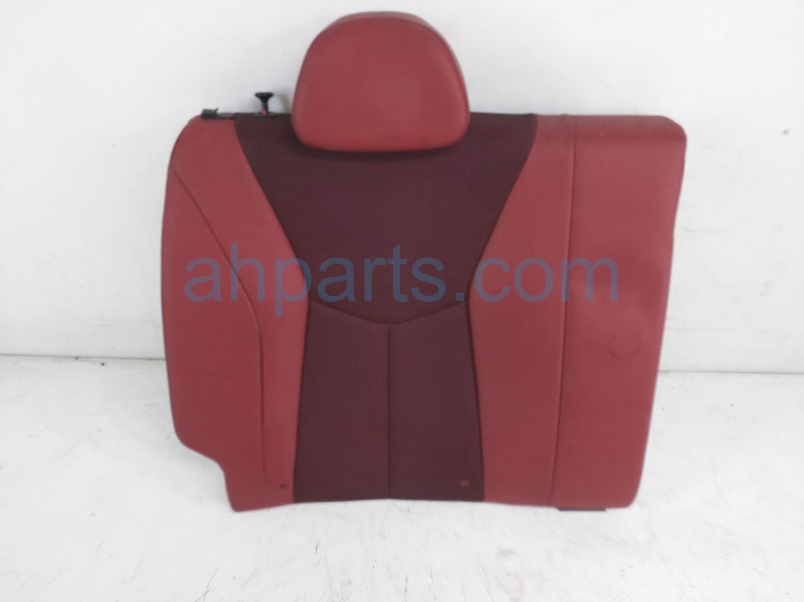 $125 Hyundai RR/RH UPPER SEAT CUSHION - RED $125 Hyundai RR/RH UPPER SEAT CUSHION - RED