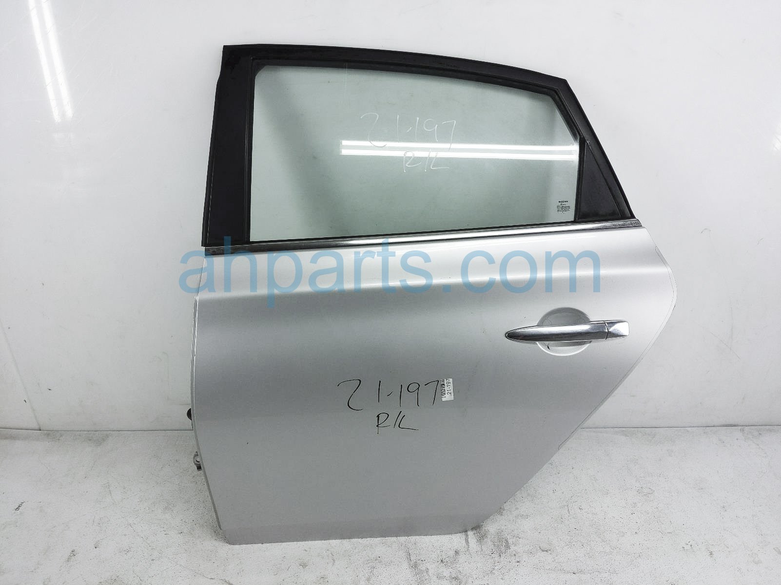 $125 Nissan RR/LH DOOR - SILVER - NO INSIDE TRIM $125 Nissan RR/LH DOOR - SILVER - NO INSIDE TRIM