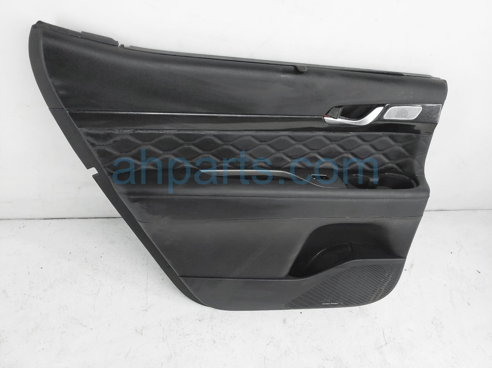 $200 Hyundai RR/LH INTERIOR DOOR PANEL - BLACK*