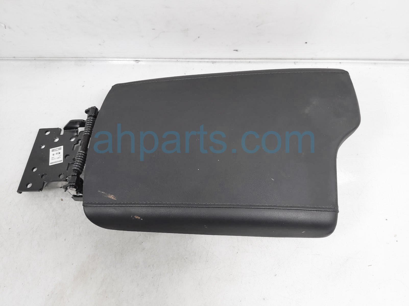 $95 Hyundai CENTER CONSOLE LID - BLACK $95 Hyundai CENTER CONSOLE LID - BLACK