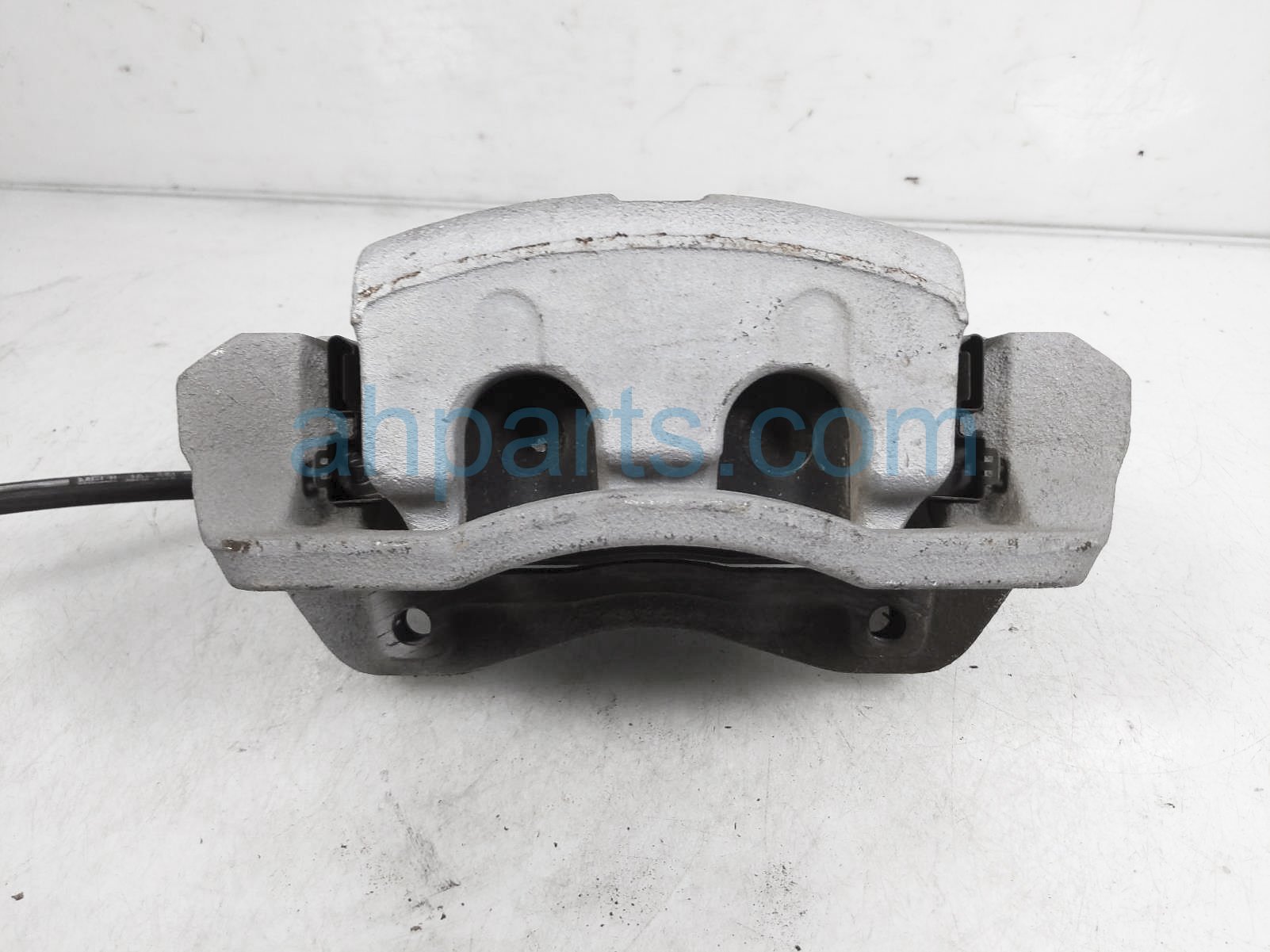 $75 Hyundai FR/RH BRAKE CALIPER $75 Hyundai FR/RH BRAKE CALIPER