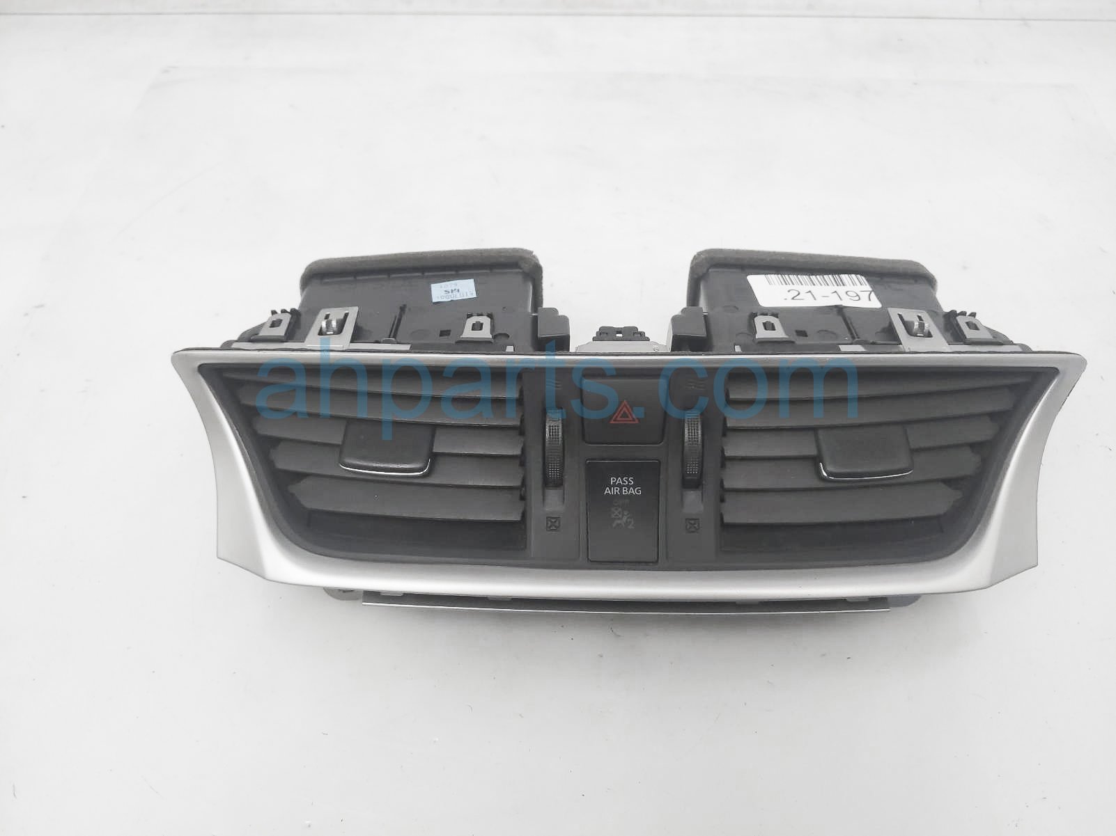 $20 Nissan CENTER DASH AIR VENT OUTLET ASSY $20 Nissan CENTER DASH AIR VENT OUTLET ASSY