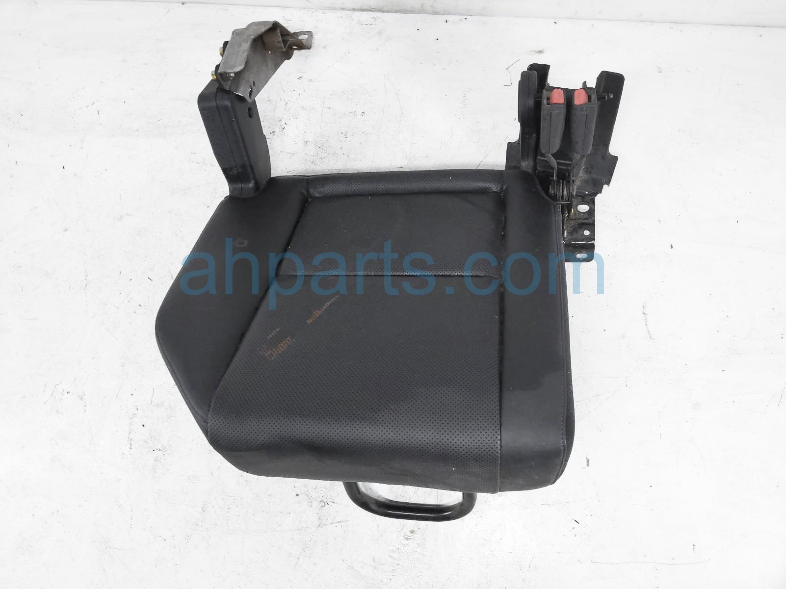 $50 Honda 2ND ROW RH BTM SEAT - BLACK LTHR $50 Honda 2ND ROW RH BTM SEAT - BLACK LTHR