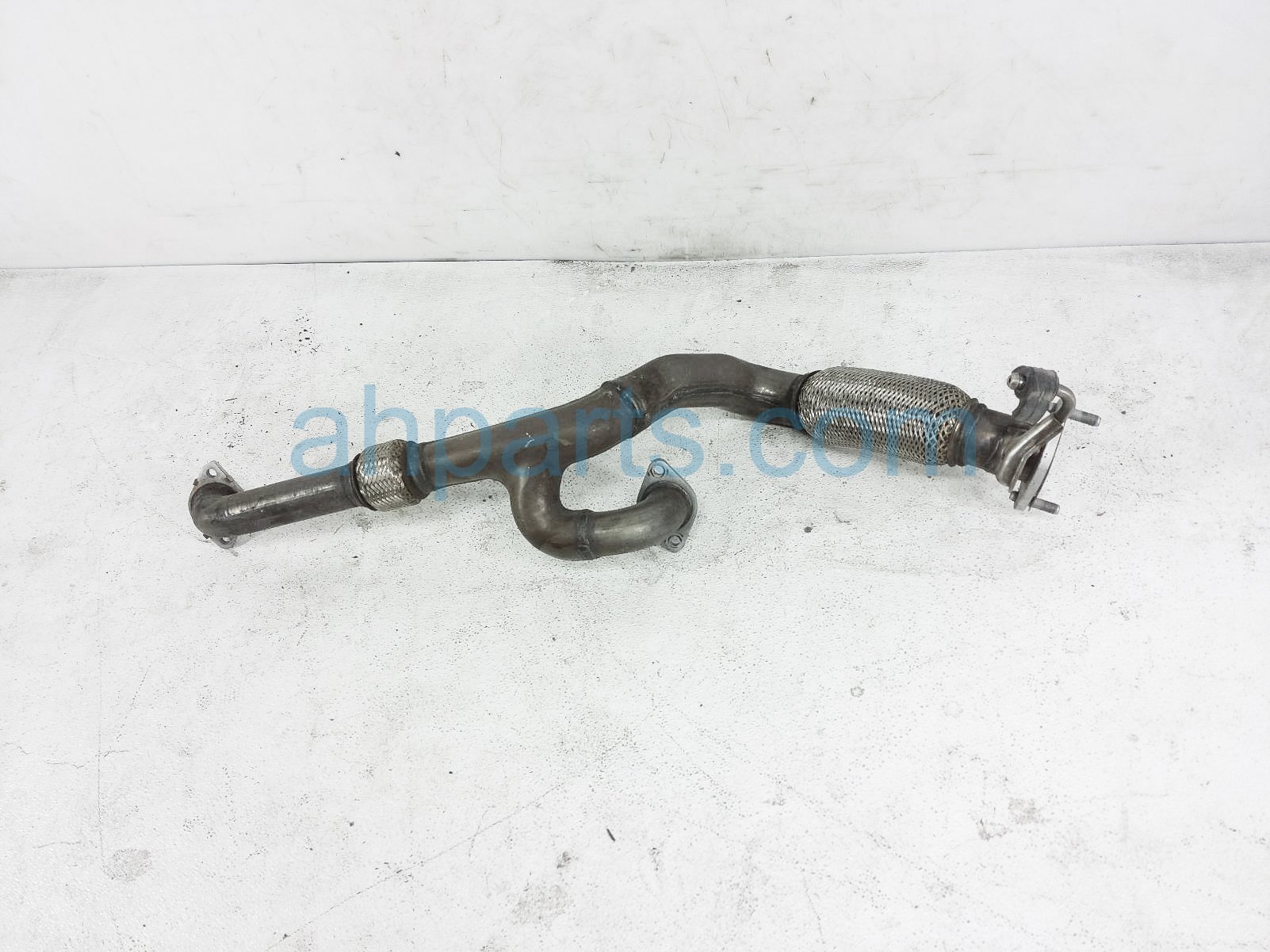 $209 Hyundai FRONT EXHAUST PIPE ASSY - 3.8L $209 Hyundai FRONT EXHAUST PIPE ASSY - 3.8L