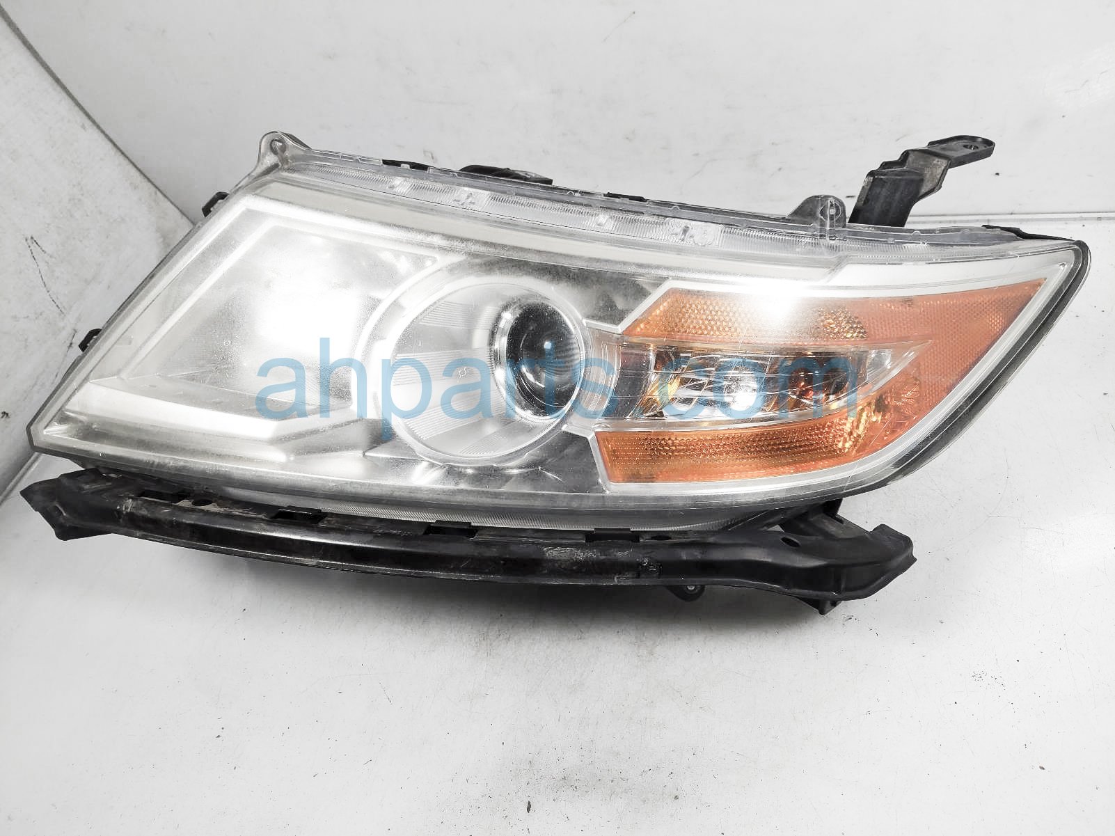 $119 Honda LH HEADLAMP / LIGHT - NEEDS POLISH $119 Honda LH HEADLAMP / LIGHT - NEEDS POLISH