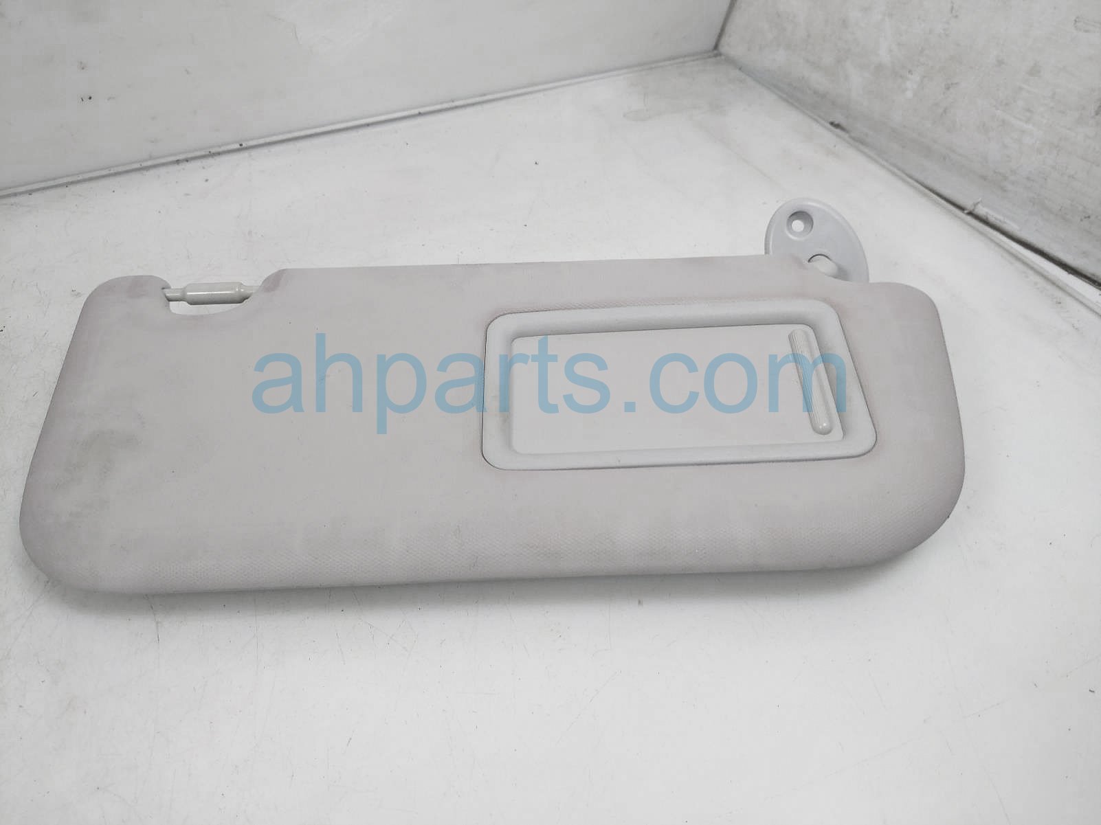 $25 Toyota RH SUN VISOR - GREY $25 Toyota RH SUN VISOR - GREY