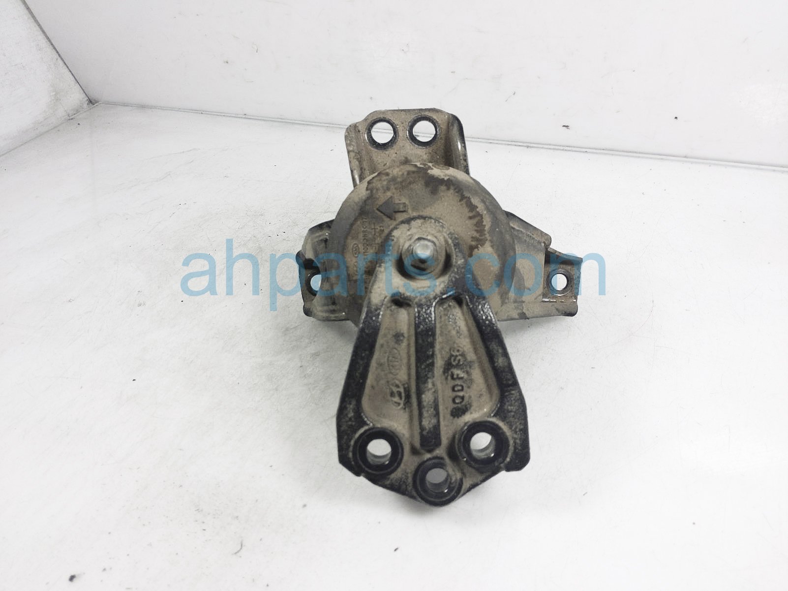 $49 Hyundai RH ENGINE MOUNT $49 Hyundai RH ENGINE MOUNT