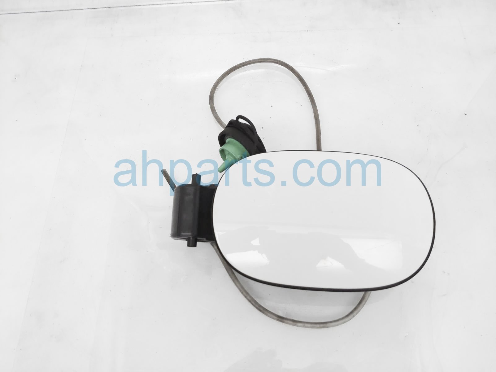 $50 Porsche FUEL DOOR LID ASSY - WHITE $50 Porsche FUEL DOOR LID ASSY - WHITE