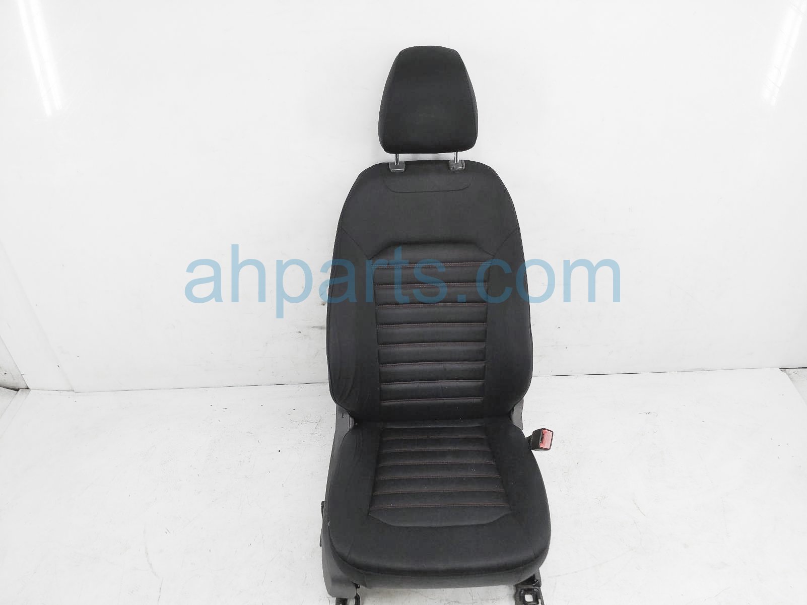 $150 Ford FR/RH SEAT - BLACK - W/ AIRBAG $150 Ford FR/RH SEAT - BLACK - W/ AIRBAG