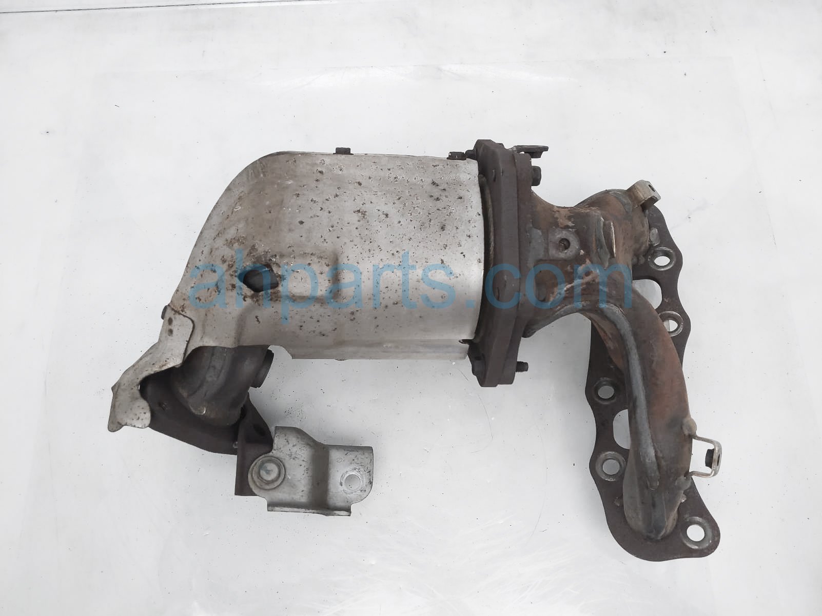 $190 Nissan FRONT EXHAUST MANIFOLD - FEDERAL $190 Nissan FRONT EXHAUST MANIFOLD - FEDERAL