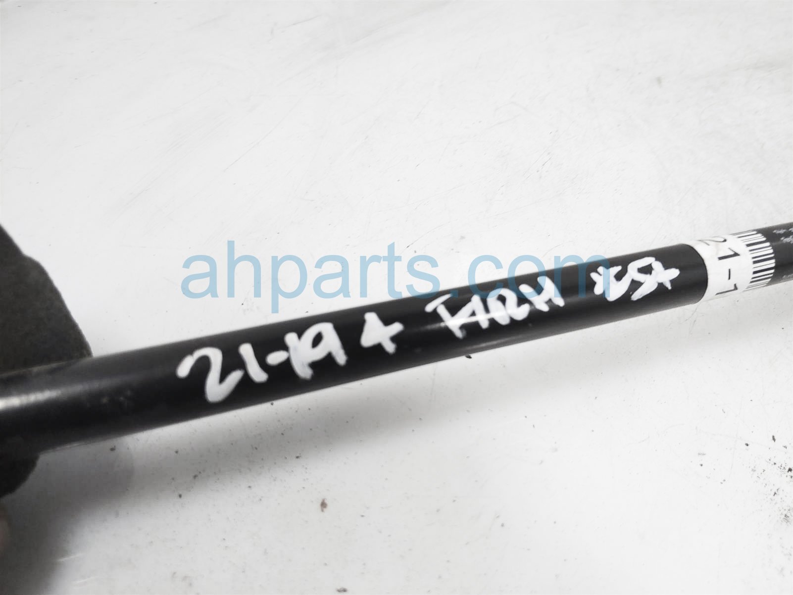 $24 Hyundai RH HOOD STRUT / LIFT CYLINDER $24 Hyundai RH HOOD STRUT / LIFT CYLINDER