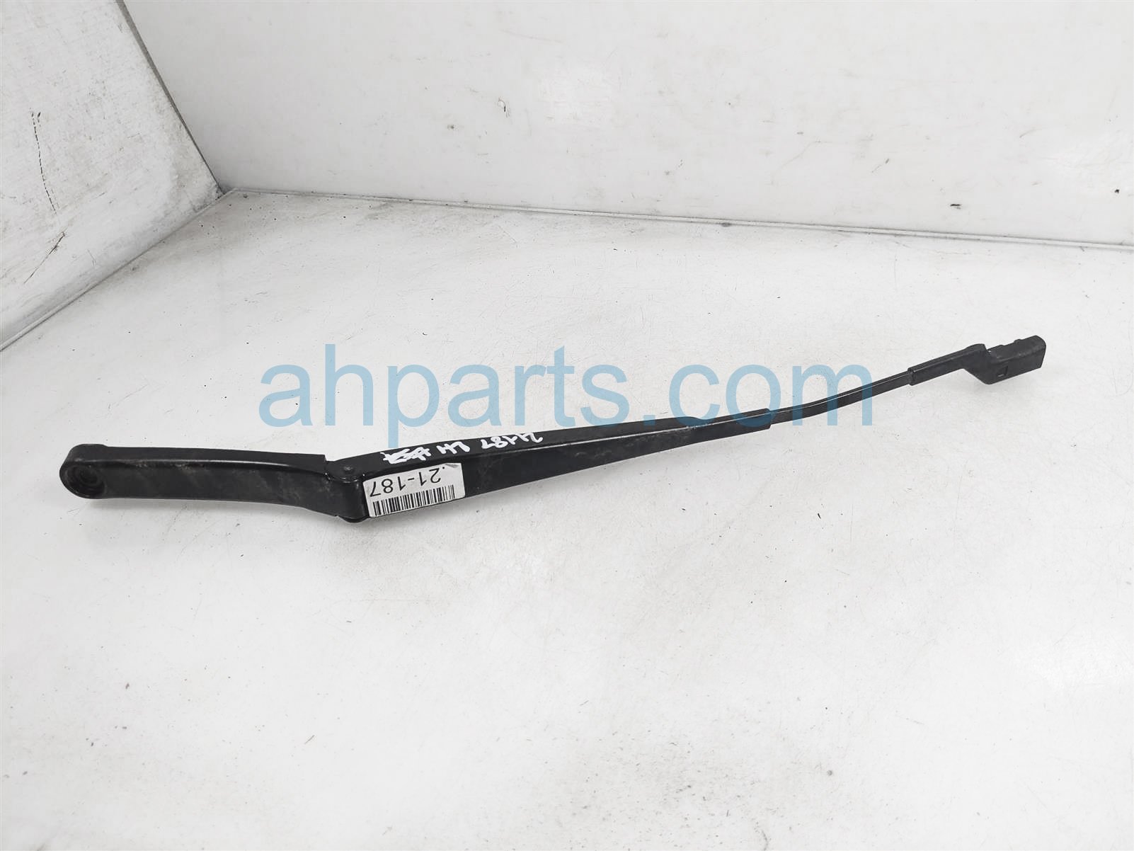 $24 Volkswagen LH WINDSHIELD WIPER ARM $24 Volkswagen LH WINDSHIELD WIPER ARM