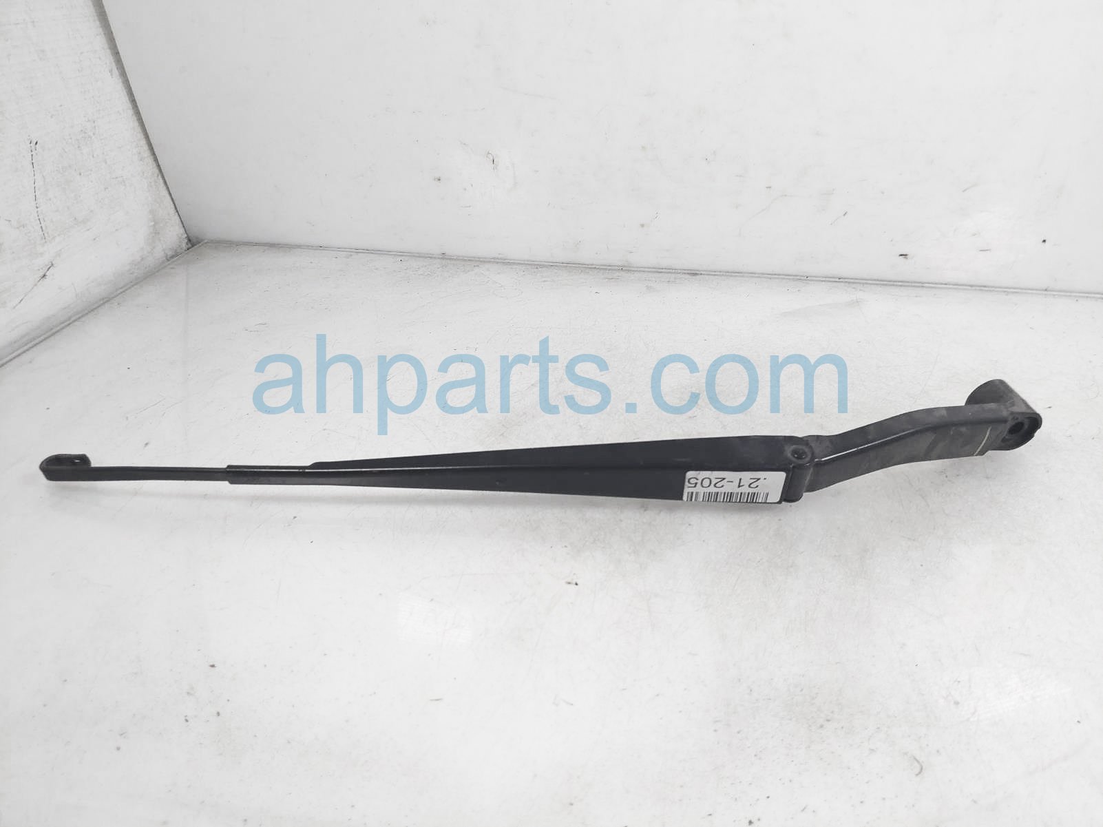 $20 Nissan LH WINDSHIELD WIPER ARM $20 Nissan LH WINDSHIELD WIPER ARM