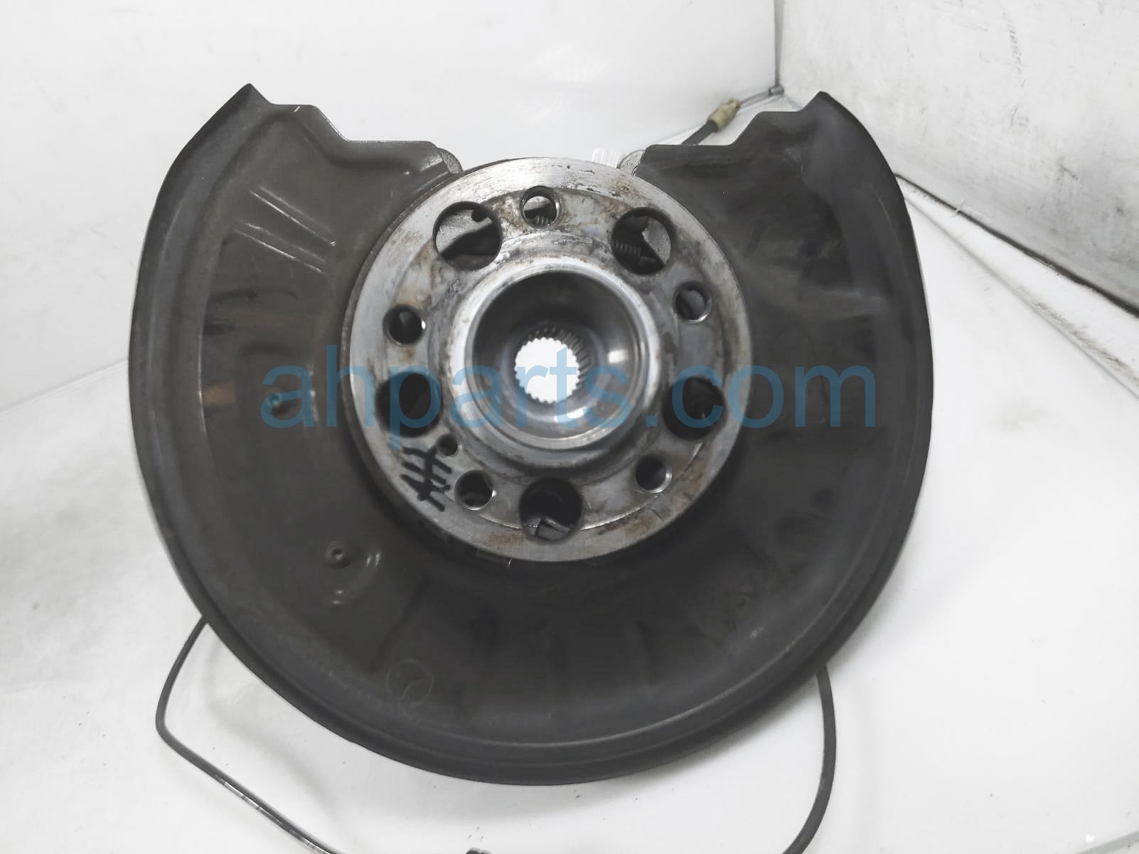 $75 Mercedes RR/RH SPINDLE KNUCKLE HUB $75 Mercedes RR/RH SPINDLE KNUCKLE HUB