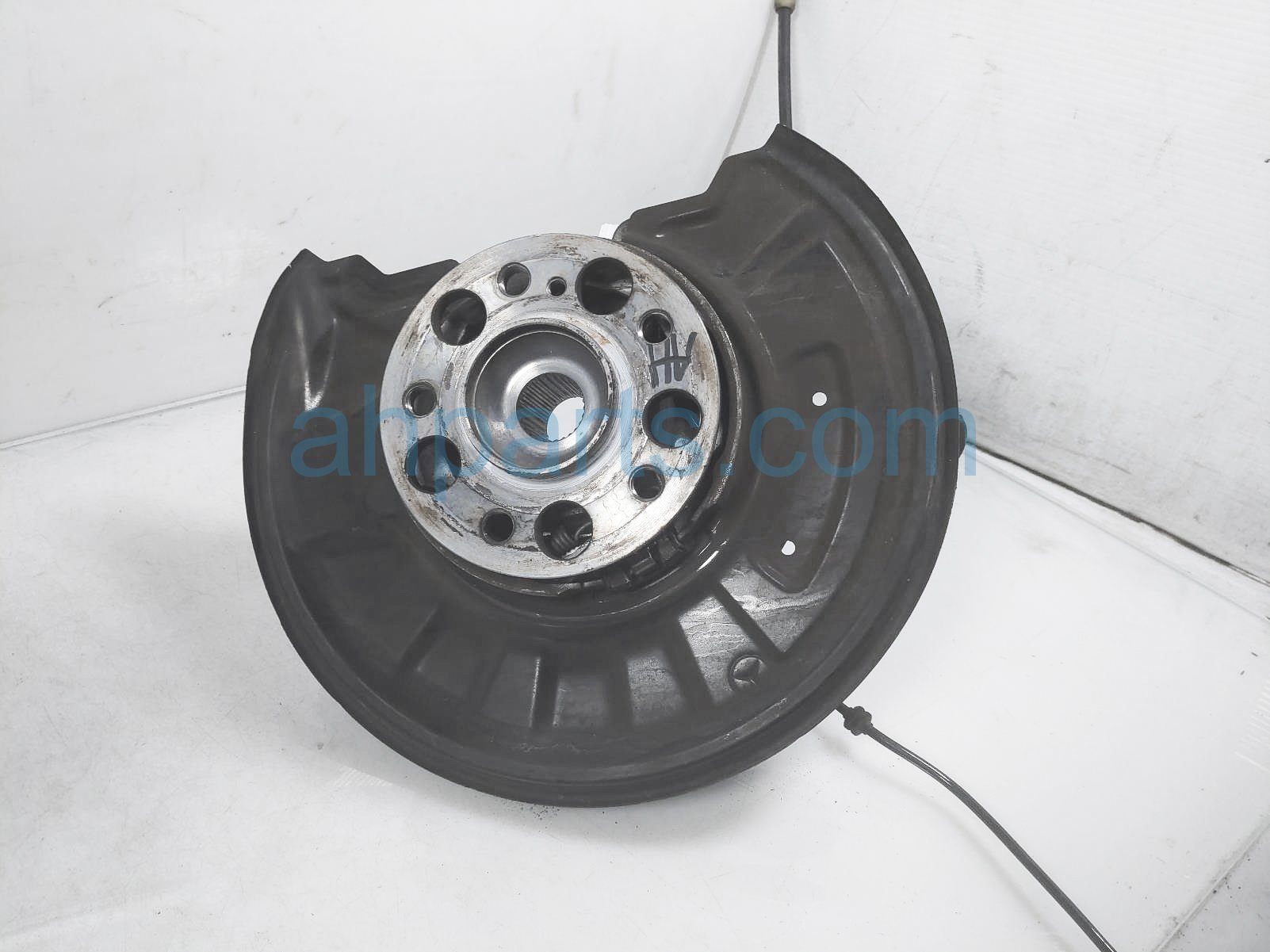 $75 Mercedes RR/LH SPINDLE KNUCKLE HUB $75 Mercedes RR/LH SPINDLE KNUCKLE HUB