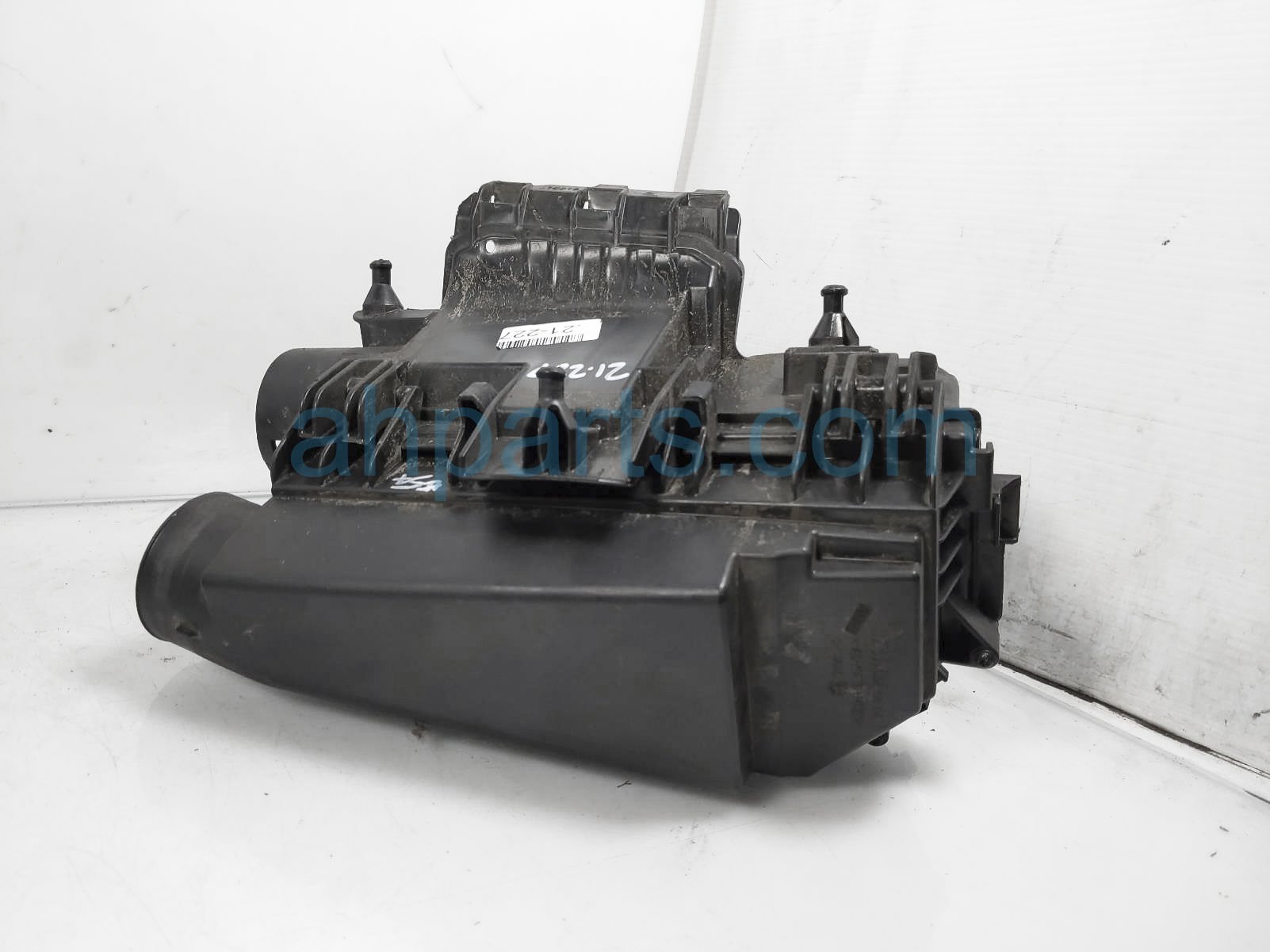 $80 Mercedes AIR CLEANER INTAKE BOX $80 Mercedes AIR CLEANER INTAKE BOX