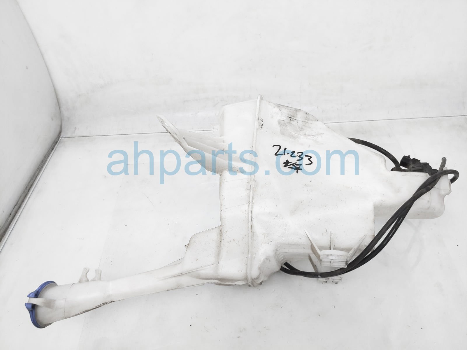 $50 Kia WINDSHIELD WASHER RESERVOIR TANK $50 Kia WINDSHIELD WASHER RESERVOIR TANK