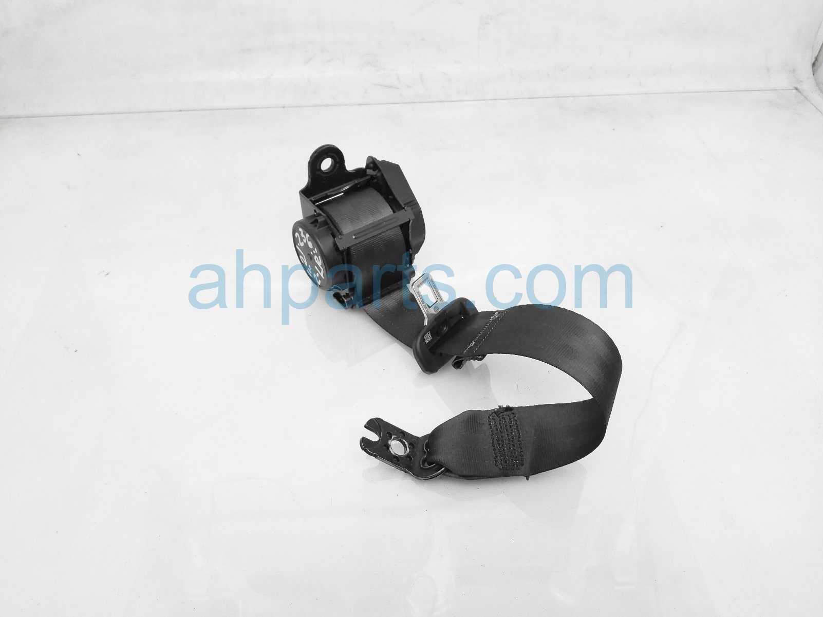 $45 Volkswagen 2ND ROW LH SEAT BELT - BLACK $45 Volkswagen 2ND ROW LH SEAT BELT - BLACK