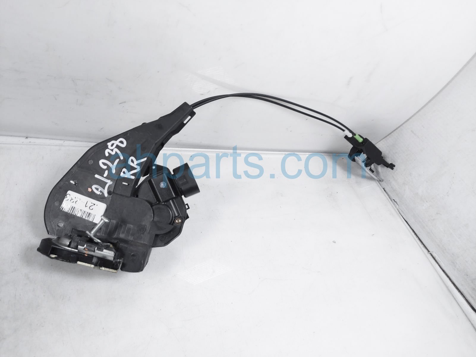 $35 Lexus RR/RH DOOR LOCK ACTUATOR