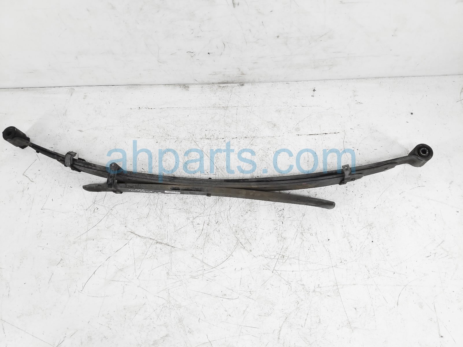 Sold 2011 Nissan Frontier Rear Passenger Leaf Spring Assy 55020-EB00A