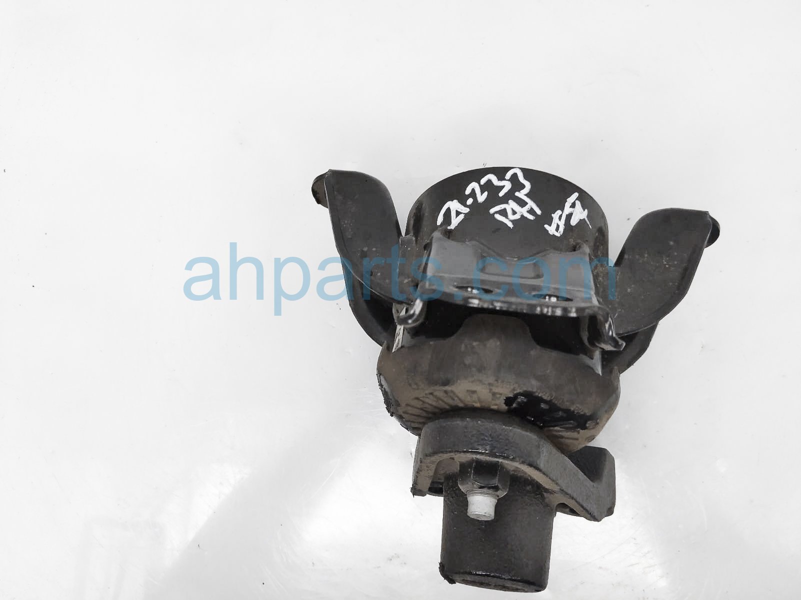 $45 Kia RH ENGINE SIDE MOUNT - 2.0L FWD $45 Kia RH ENGINE SIDE MOUNT - 2.0L FWD
