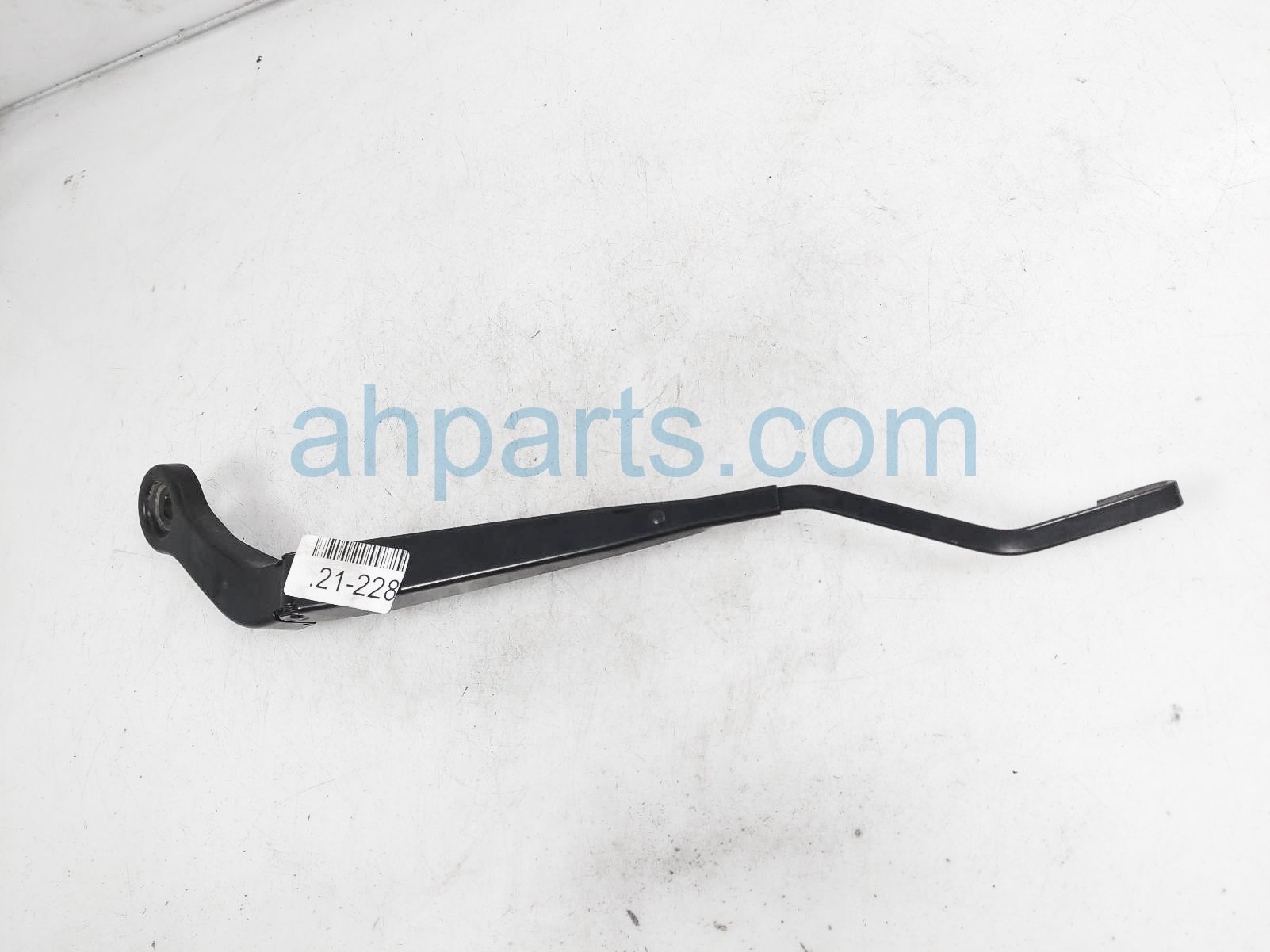 $19 BMW LH WINDSHIELD WIPER ARM $19 BMW LH WINDSHIELD WIPER ARM