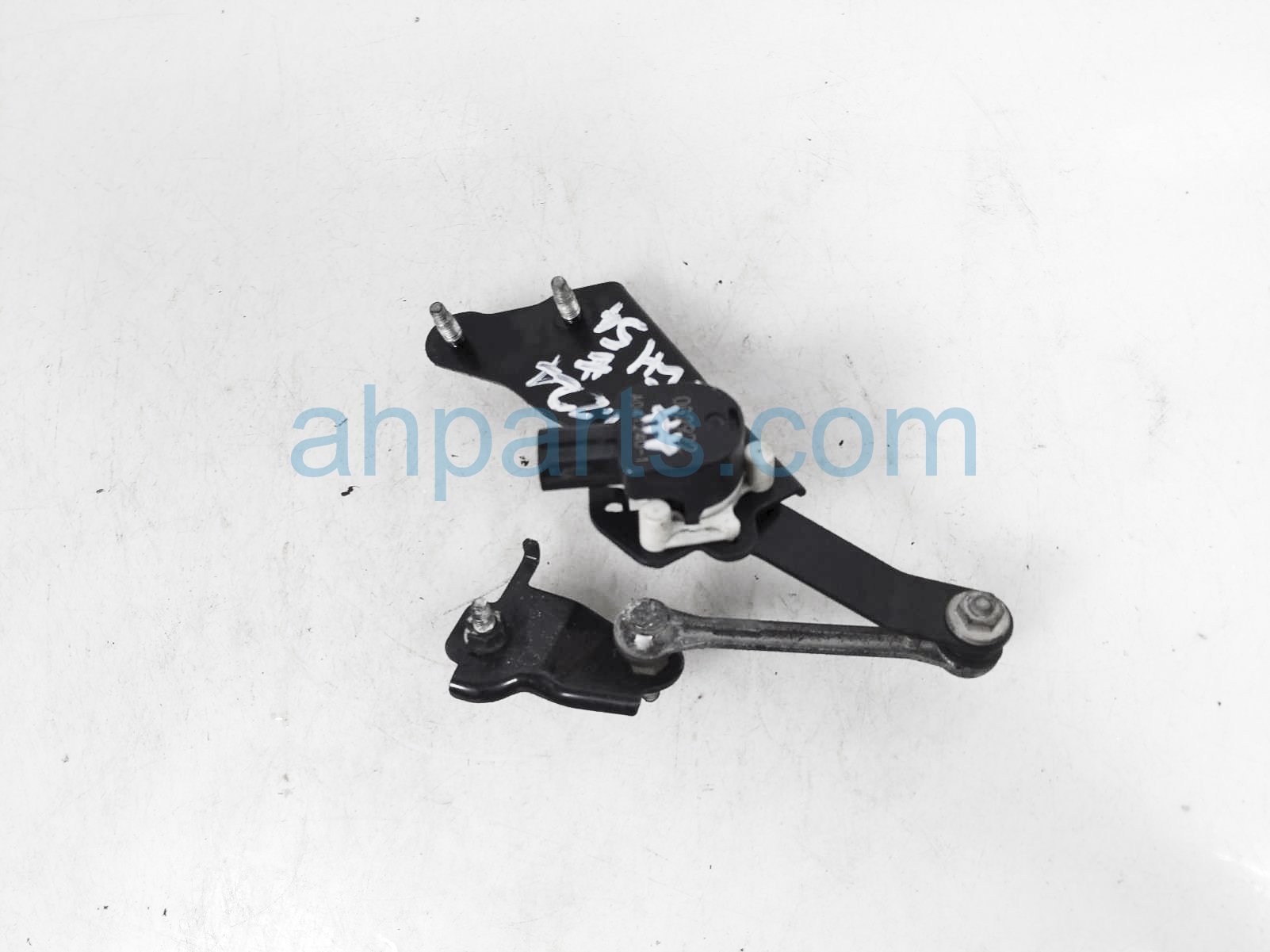 $30 Toyota RR/LH HEAD LAMP HEIGHT SENSOR $30 Toyota RR/LH HEAD LAMP HEIGHT SENSOR