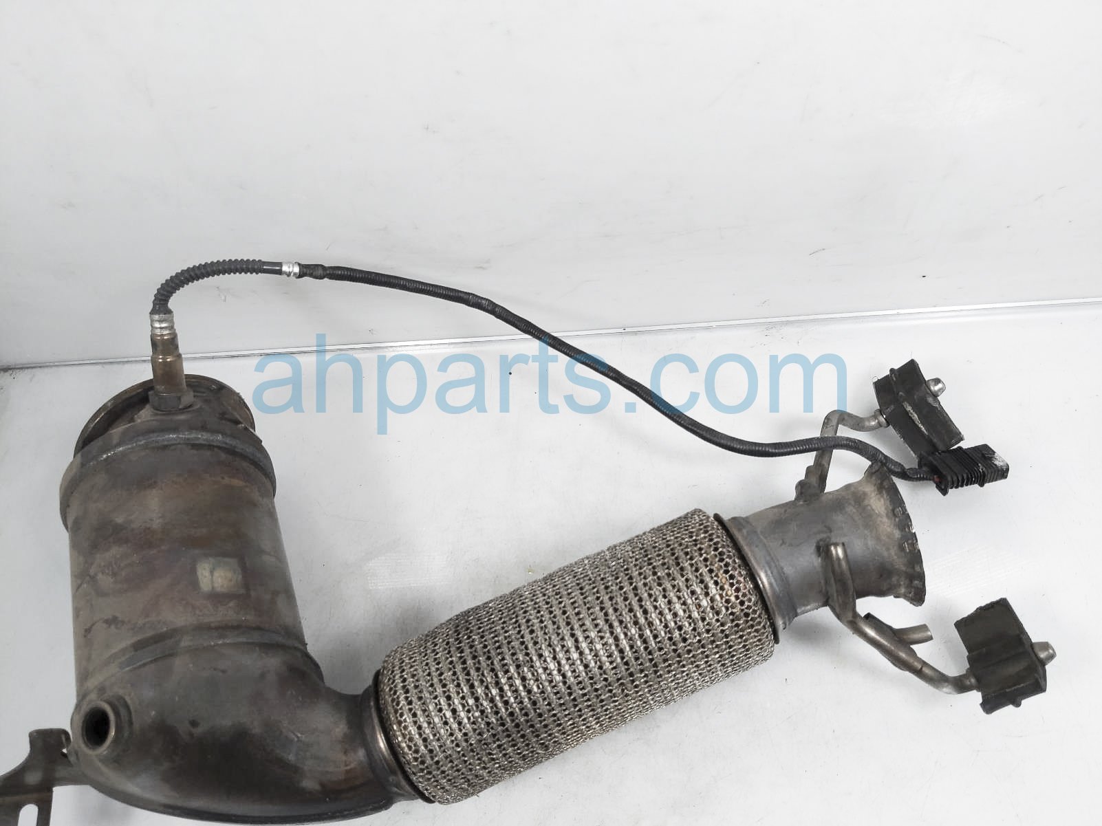 $25 BMW FRONT UPPER CONVERTER OXYGEN SENSOR $25 BMW FRONT UPPER CONVERTER OXYGEN SENSOR