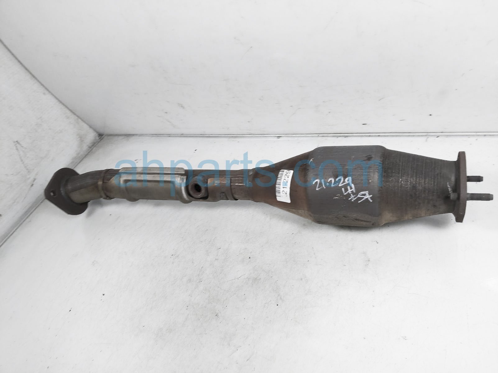 $249 Nissan FR/LH CONVERTER & PIPE ASSY $249 Nissan FR/LH CONVERTER & PIPE ASSY