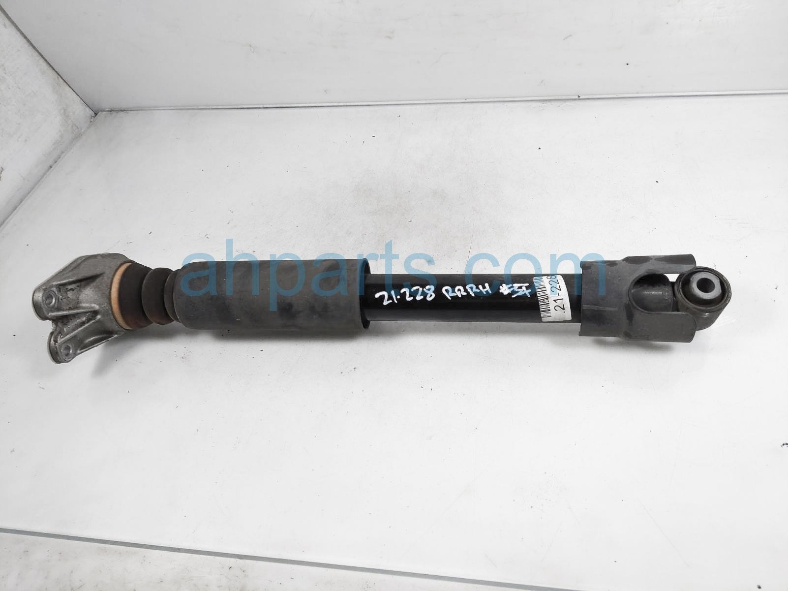 $40 BMW RR/RH SHOCK ABSORBER $40 BMW RR/RH SHOCK ABSORBER
