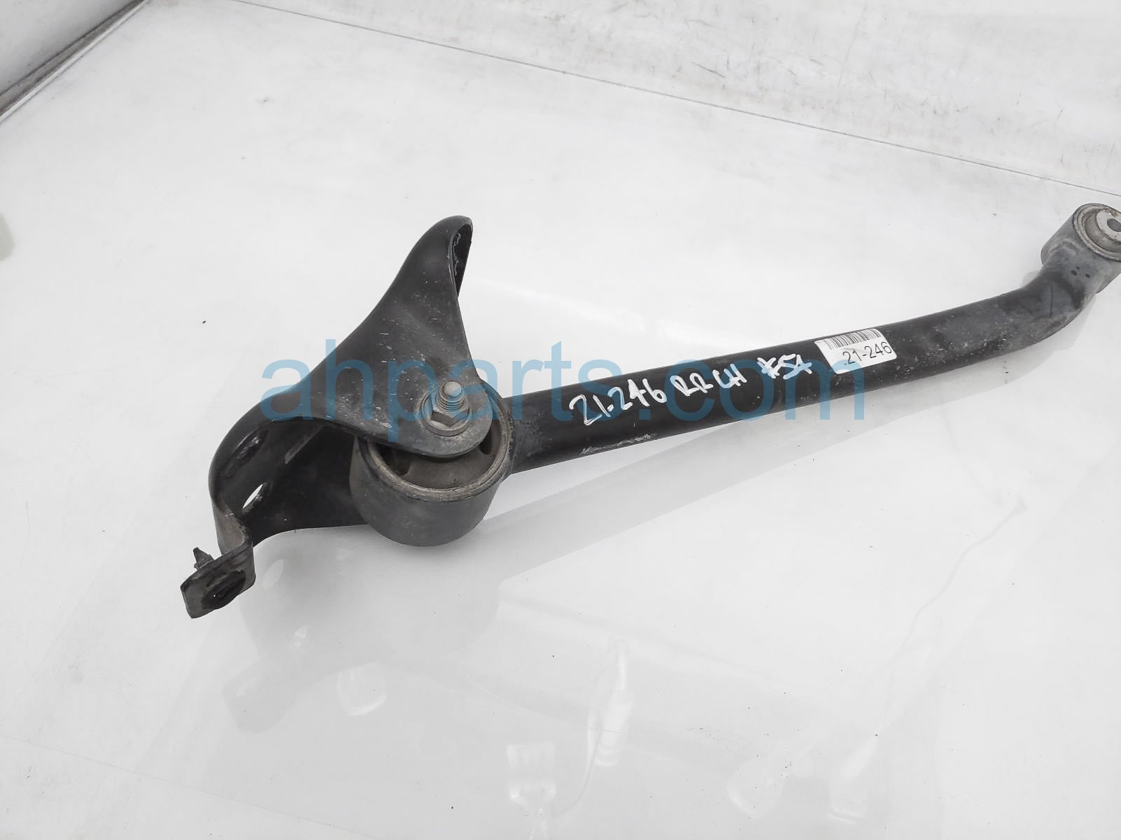 thumbnail image 2 of 01-05 Civic 1.7L Left Rear Driver Side Lower Control Arm (Trailing Arm W/ Sway Bar) – OEM Honda 2 of 6