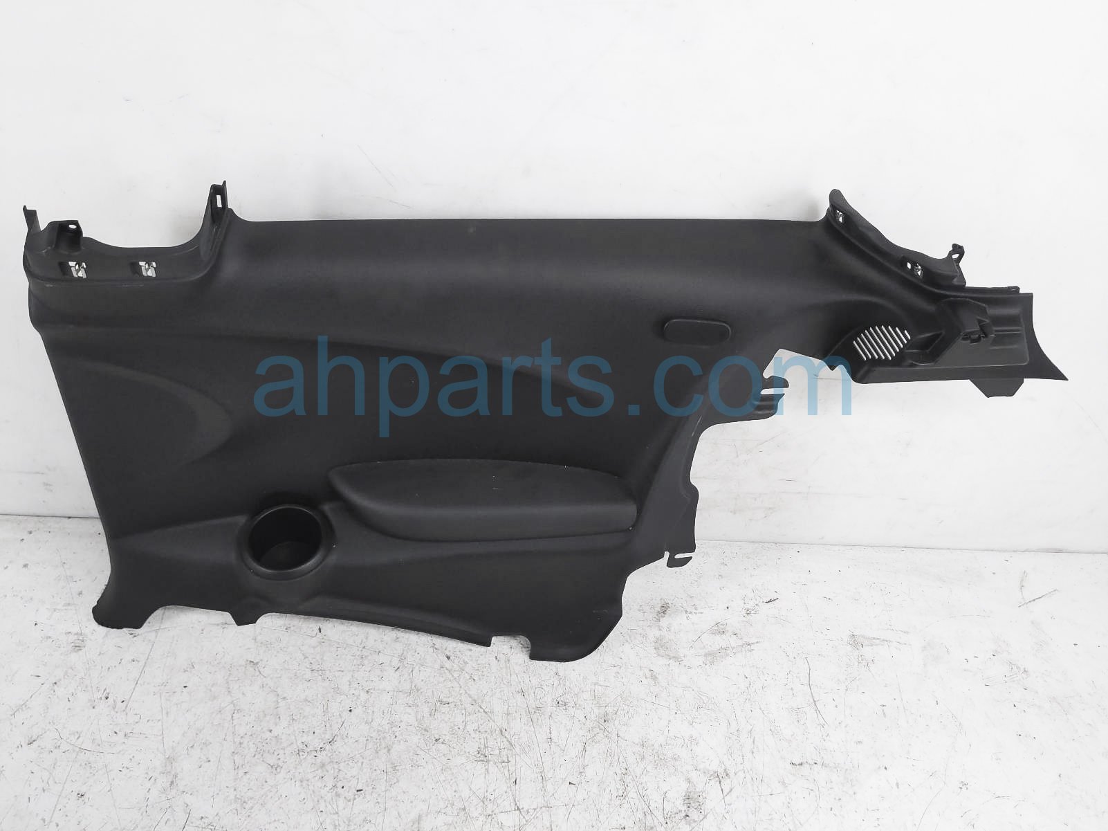 $45 BMW RH QUARTER PANEL TRIM - BLACK $45 BMW RH QUARTER PANEL TRIM - BLACK