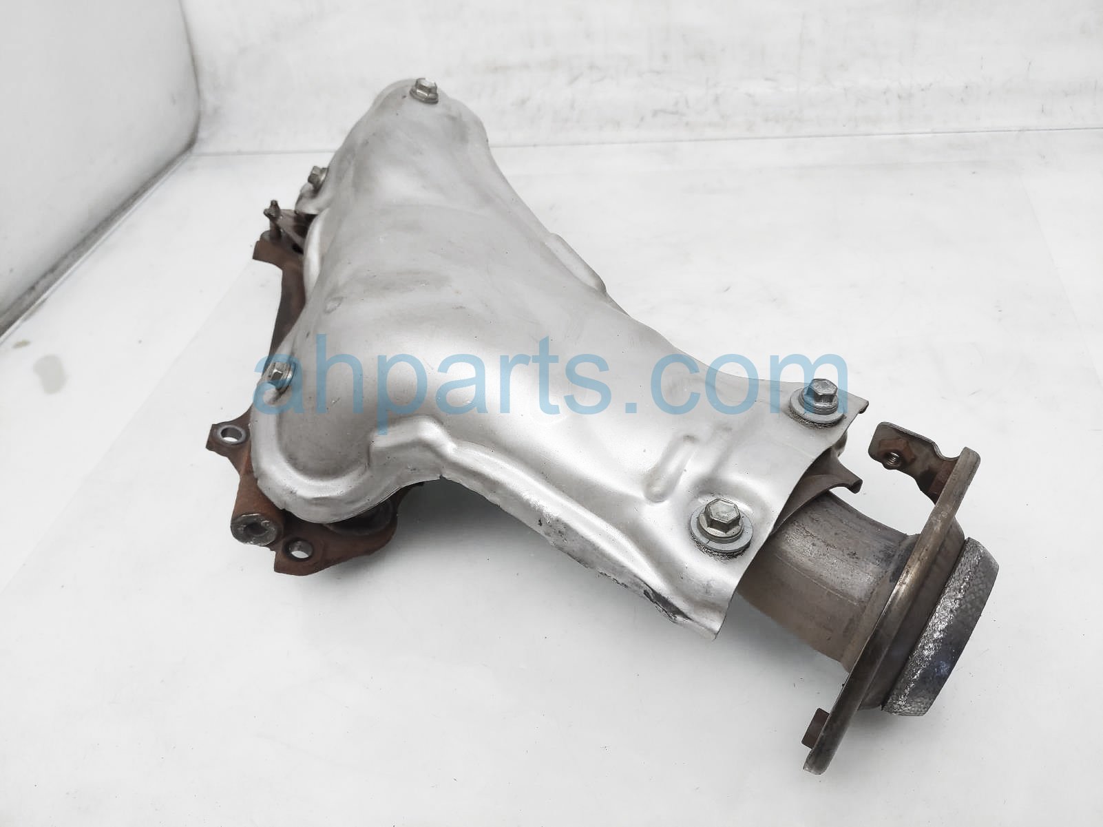 $65 Toyota EXHAUST MANIFOLD $65 Toyota EXHAUST MANIFOLD