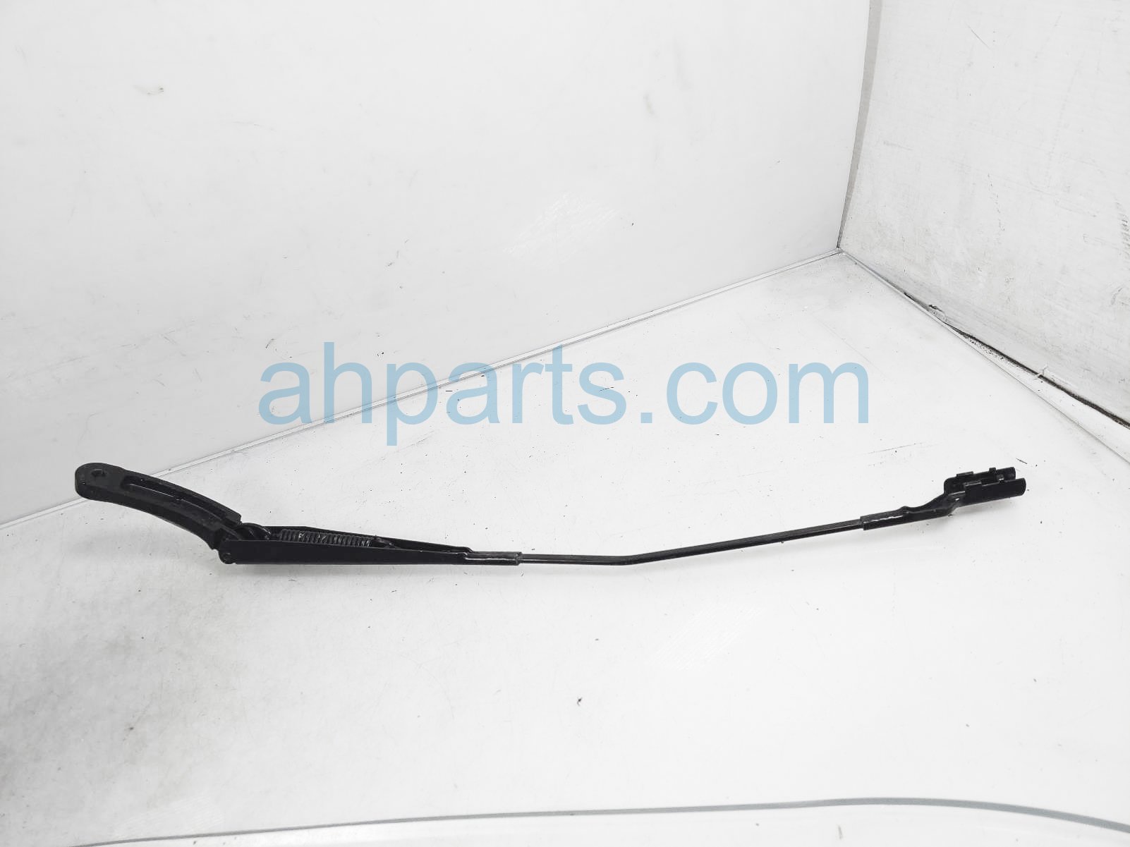 $14 Volkswagen RH WINDSHIELD WIPER ARM $14 Volkswagen RH WINDSHIELD WIPER ARM