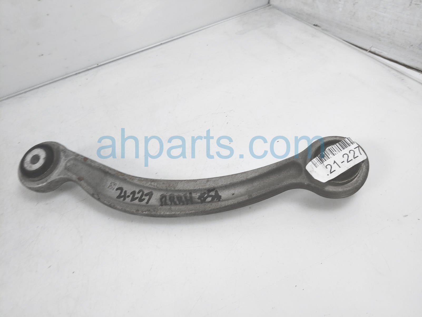 $30 Mercedes RR/RH FORWARD UPPER CONTROL ARM $30 Mercedes RR/RH FORWARD UPPER CONTROL ARM