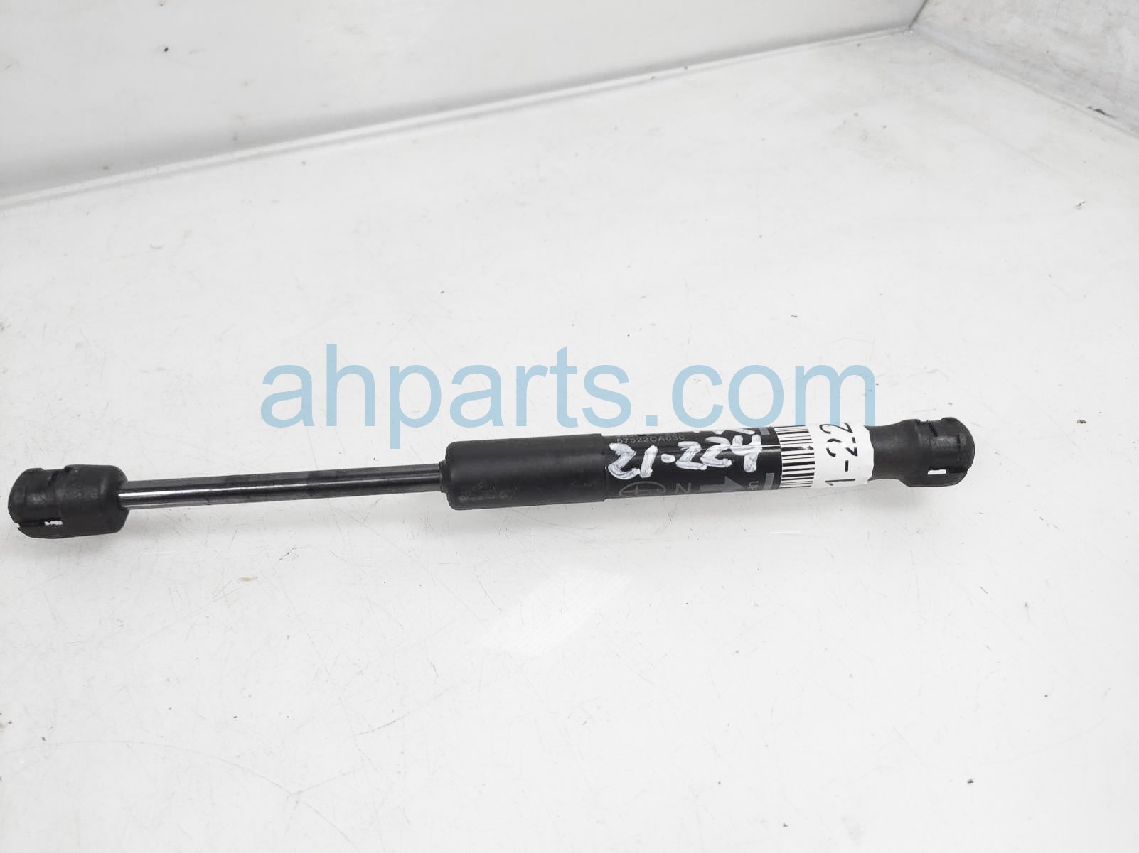 $25 Toyota RH TRUNK STRUT / LIFT CYLINDER $25 Toyota RH TRUNK STRUT / LIFT CYLINDER