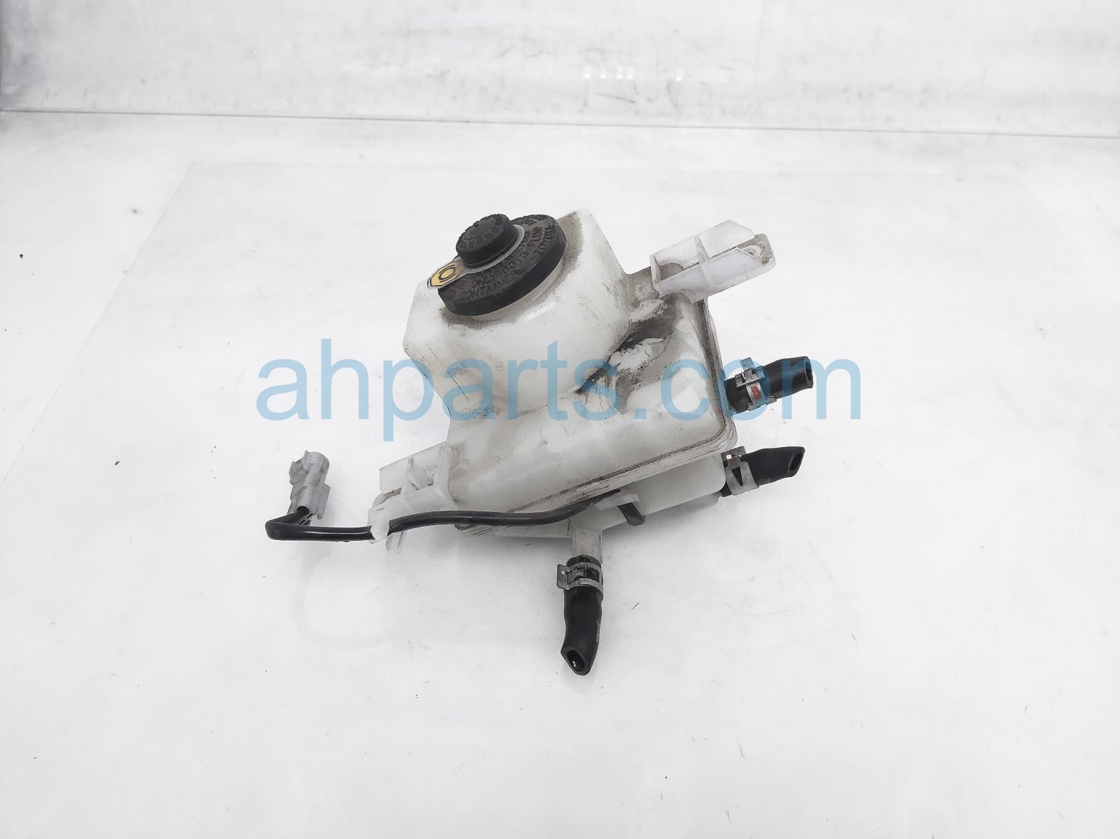 $25 Toyota BRAKE MASTER CYLINDER RESERVOIR $25 Toyota BRAKE MASTER CYLINDER RESERVOIR