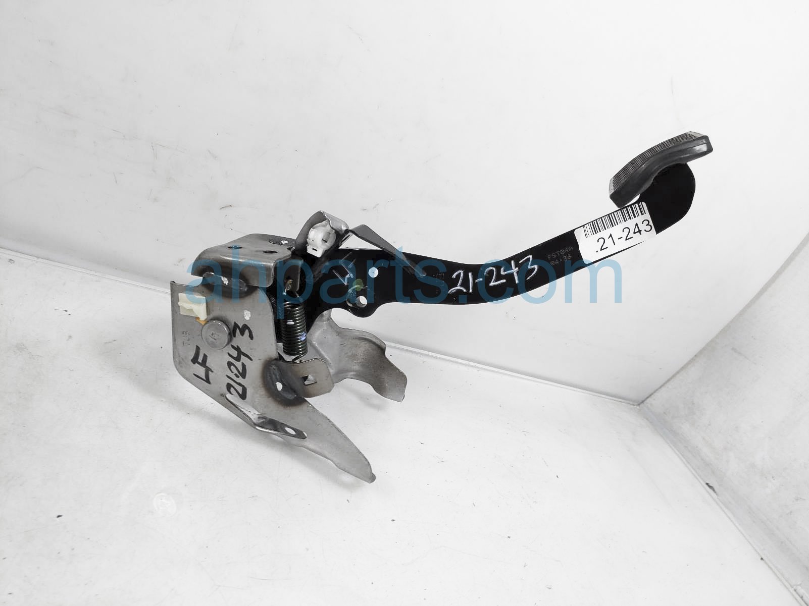 $29 Acura BRAKE PEDAL ASSY $29 Acura BRAKE PEDAL ASSY