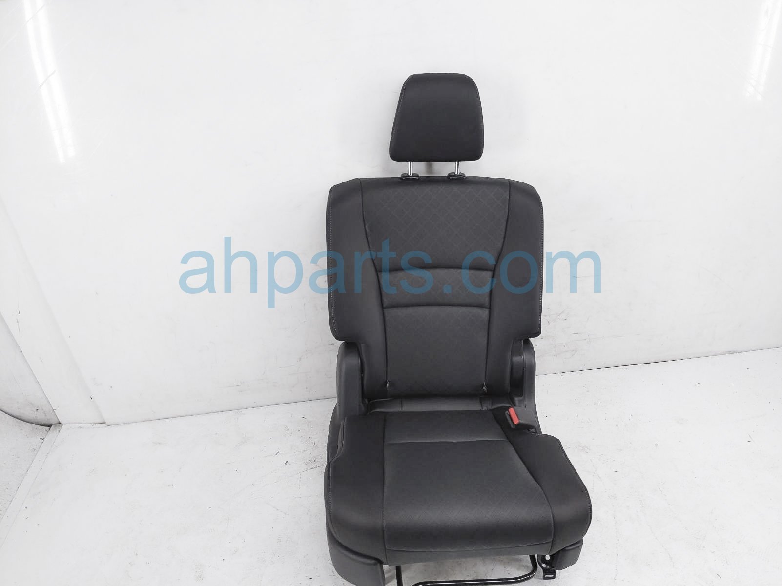 $139 Honda 2ND ROW RH SEAT - BLACK LEATHER -TRG $139 Honda 2ND ROW RH SEAT - BLACK LEATHER -TRG