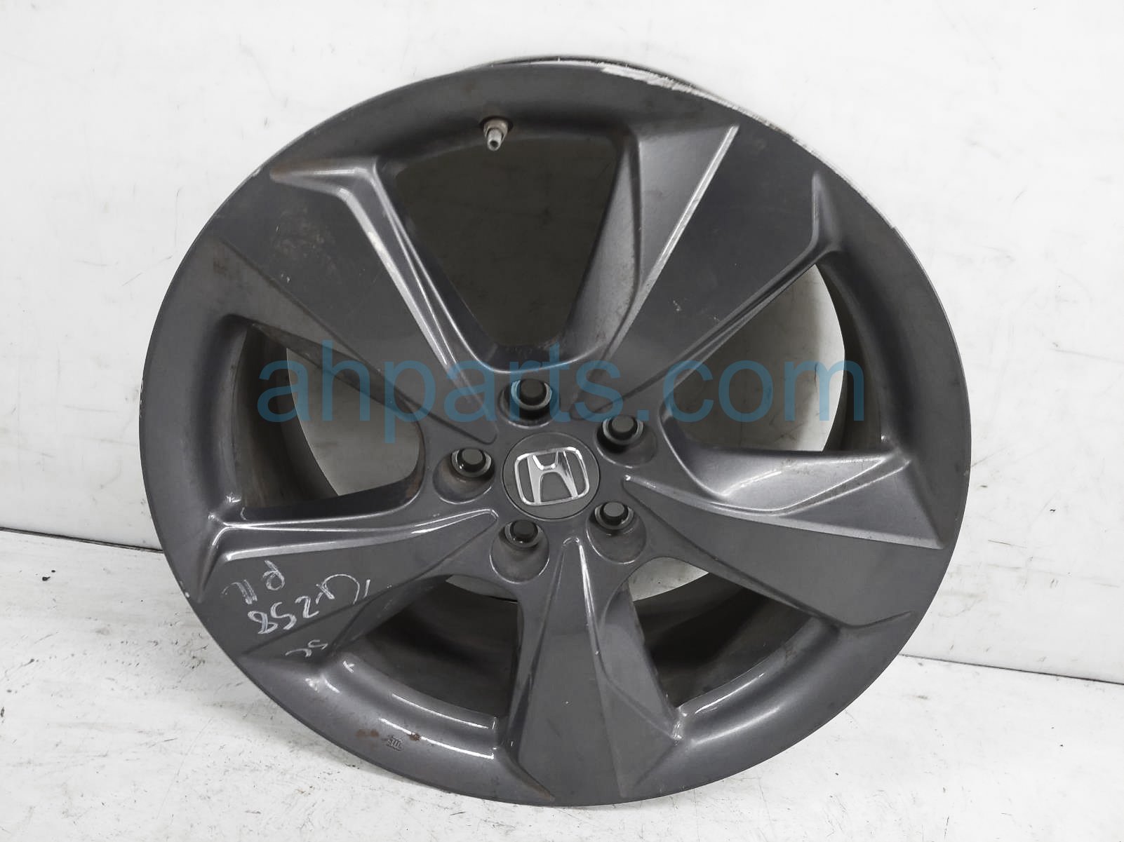 $199 Honda RR/LH WHEEL / RIM - CURB $199 Honda RR/LH WHEEL / RIM - CURB