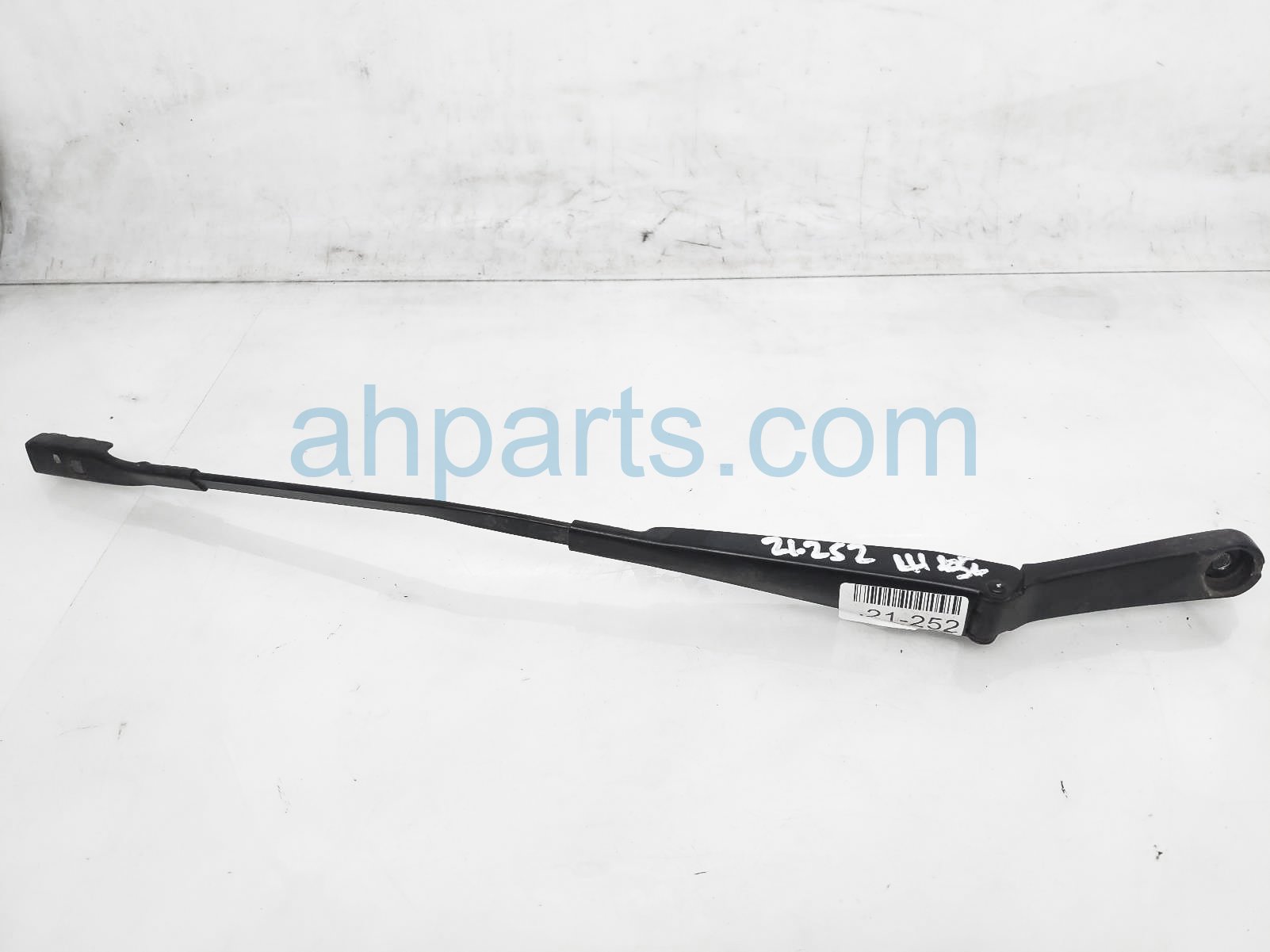 $24 Audi LH WINDSHIELD WIPER ARM $24 Audi LH WINDSHIELD WIPER ARM